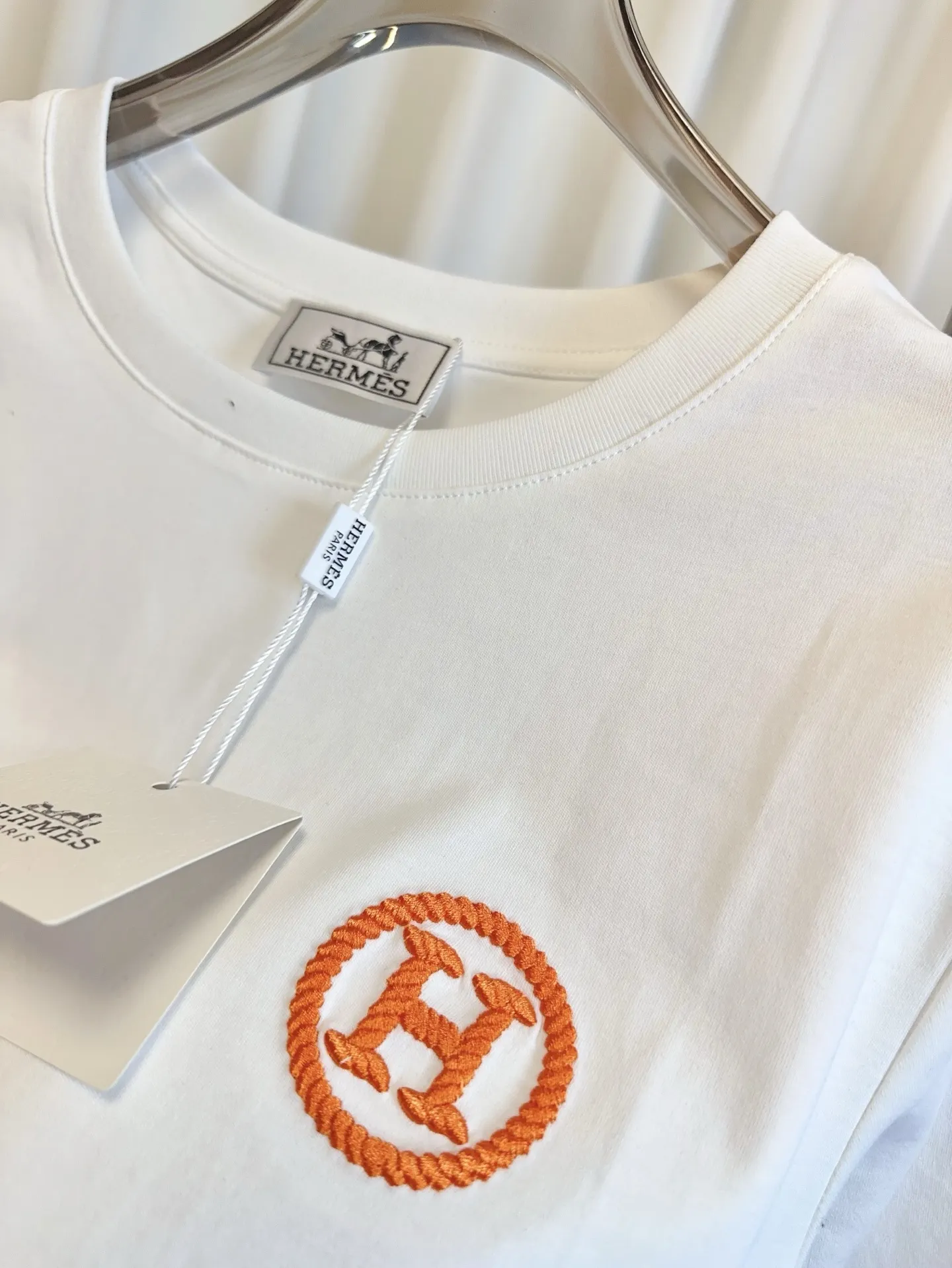 HERMES新作刺繍ロゴ半袖Tシャツ白 - 画像 (9)