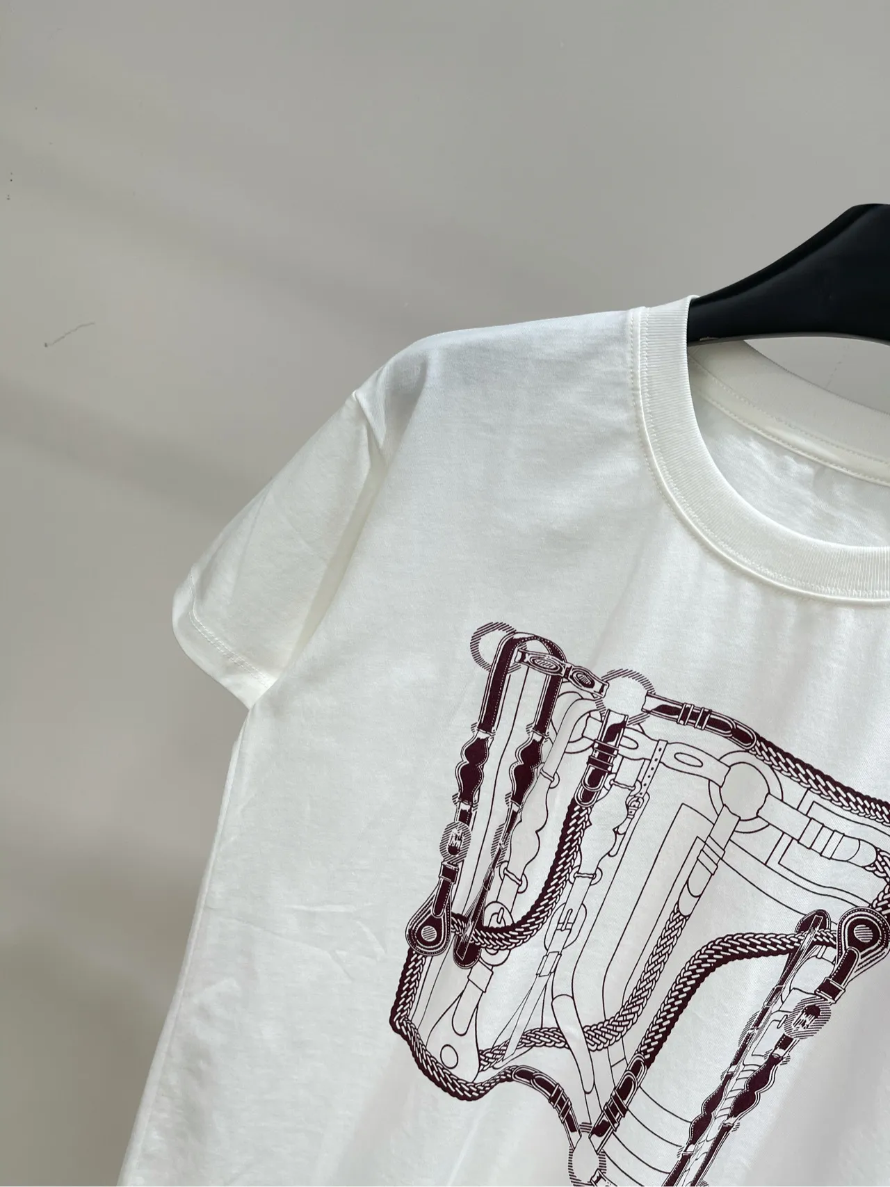 Hermes新作白いプリント半袖Tシャツ - 画像 (4)