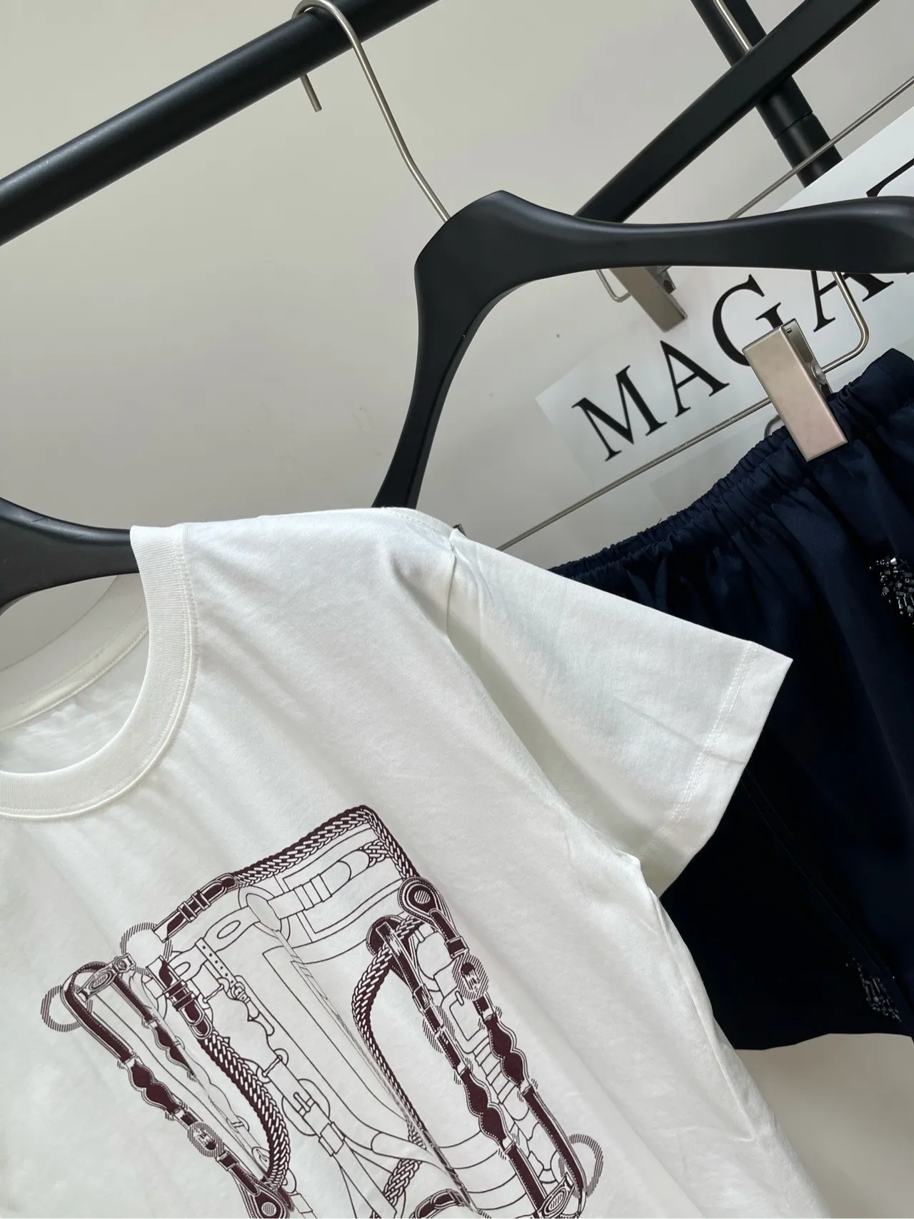 Hermes新作白いプリント半袖Tシャツ - 画像 (5)