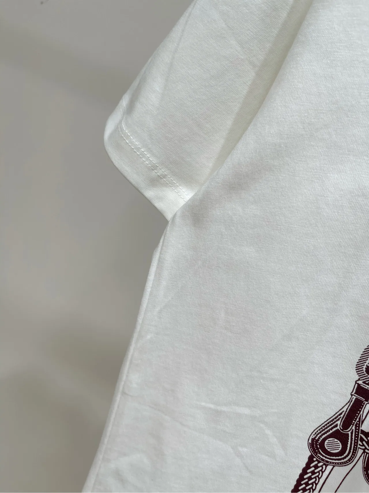 Hermes新作白いプリント半袖Tシャツ - 画像 (9)