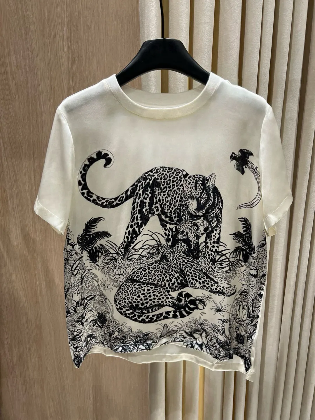 エルメス黒豹プリント半袖Tシャツ新作