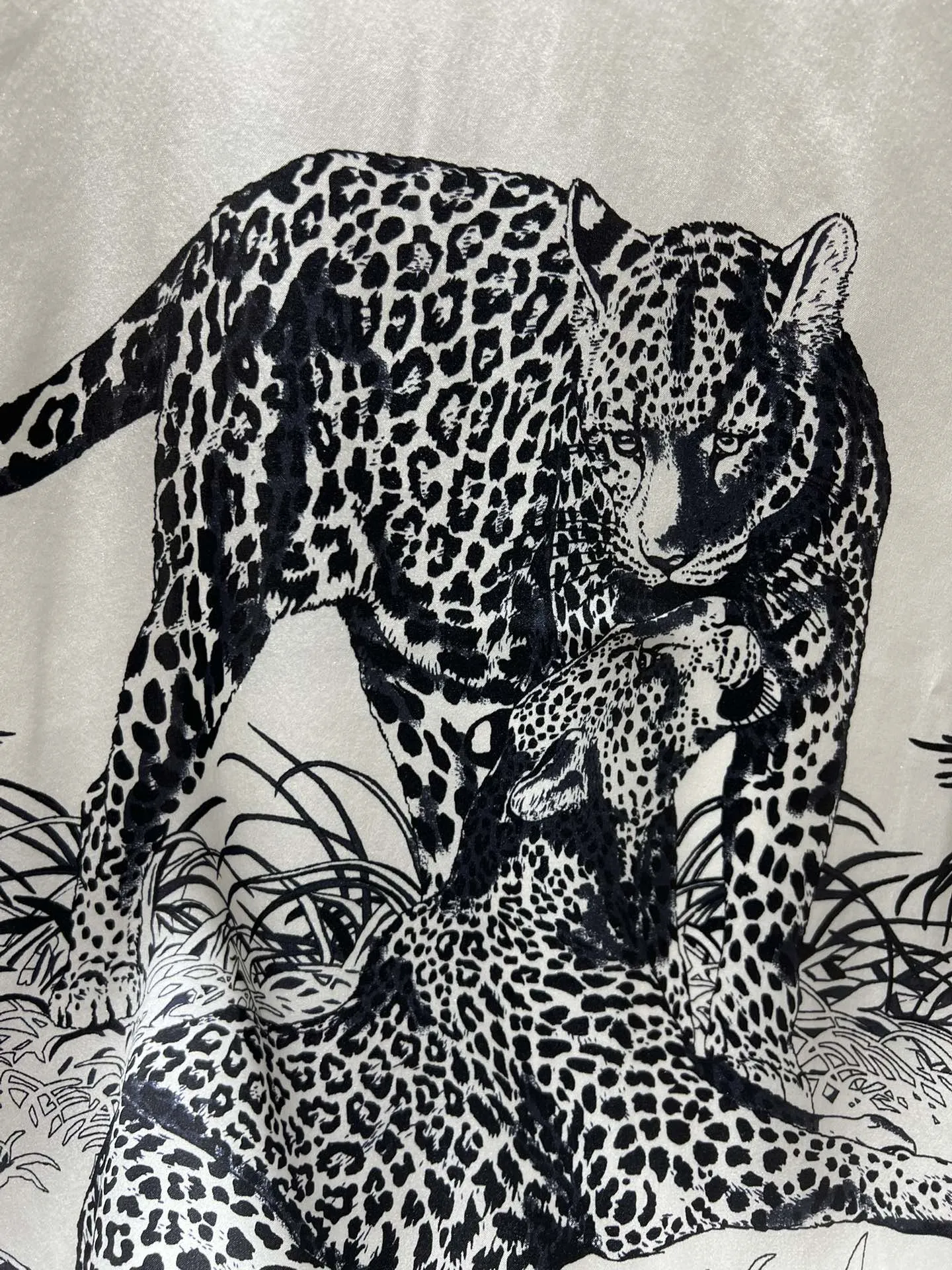 エルメス黒豹プリント半袖Tシャツ新作 - 画像 (3)