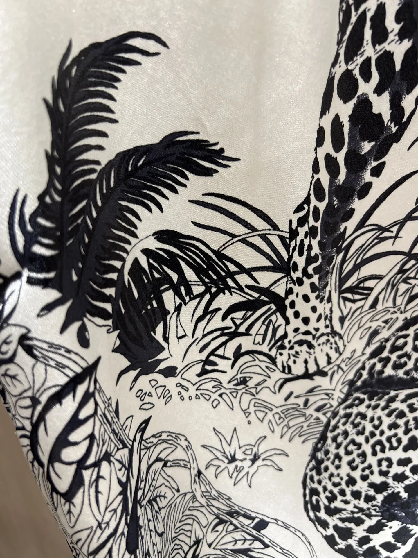 エルメス黒豹プリント半袖Tシャツ新作 - 画像 (6)