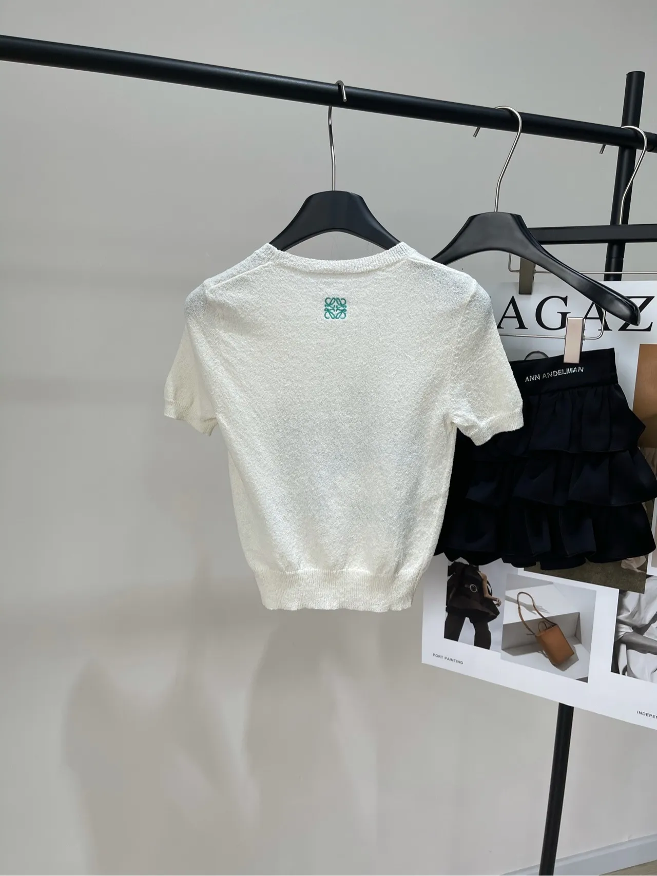 loewe白色鸢尾花編み物半袖Tシャツ - 画像 (9)