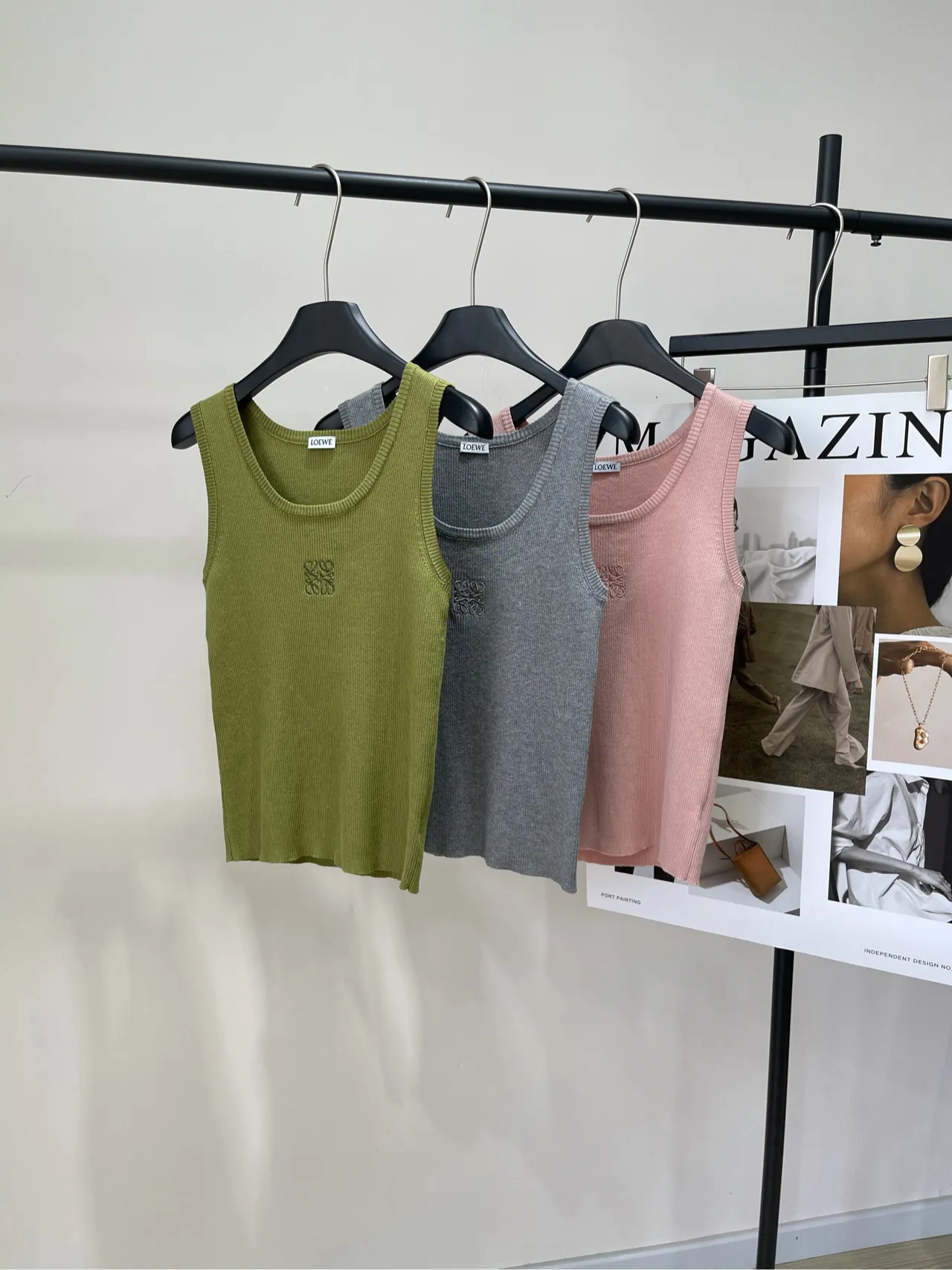 Loew三色刺繍ニットベストピンクグレーアプリコット - 画像 (5)