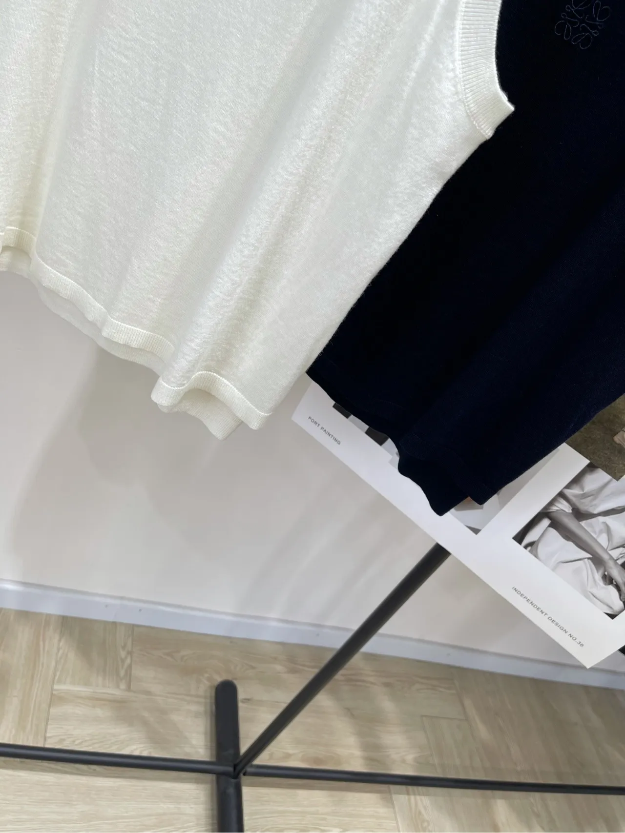 loewe新作黒白ニットベスト - 画像 (5)