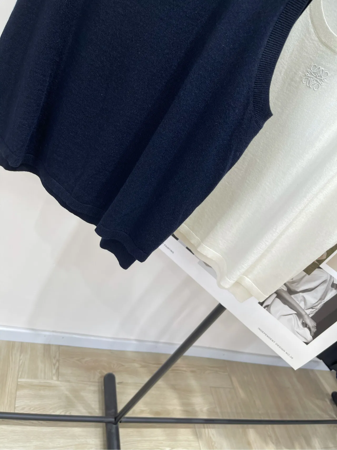 loewe新作黒白ニットベスト - 画像 (9)