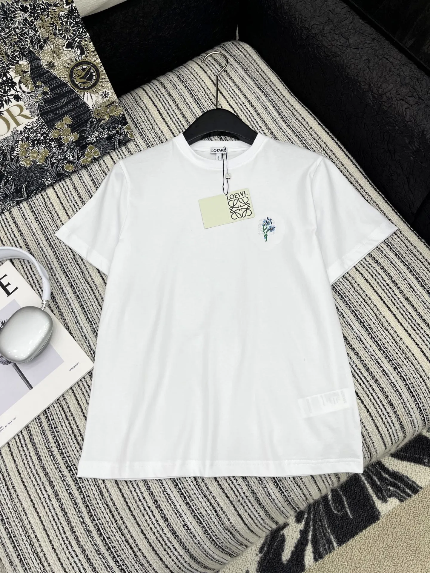 Loewe新作刺繍半袖Tシャツ白限定シリーズ