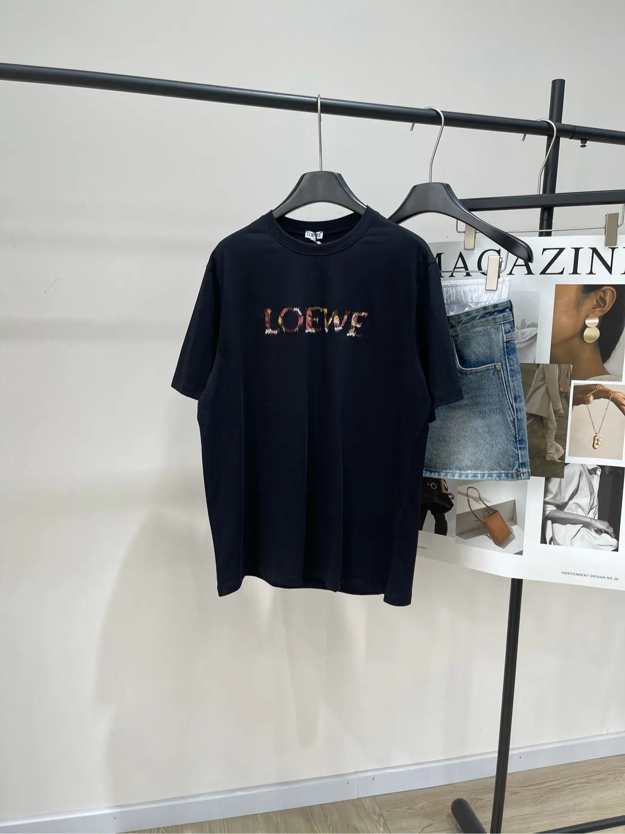Loewe新作黒アルファベット半袖Tシャツ