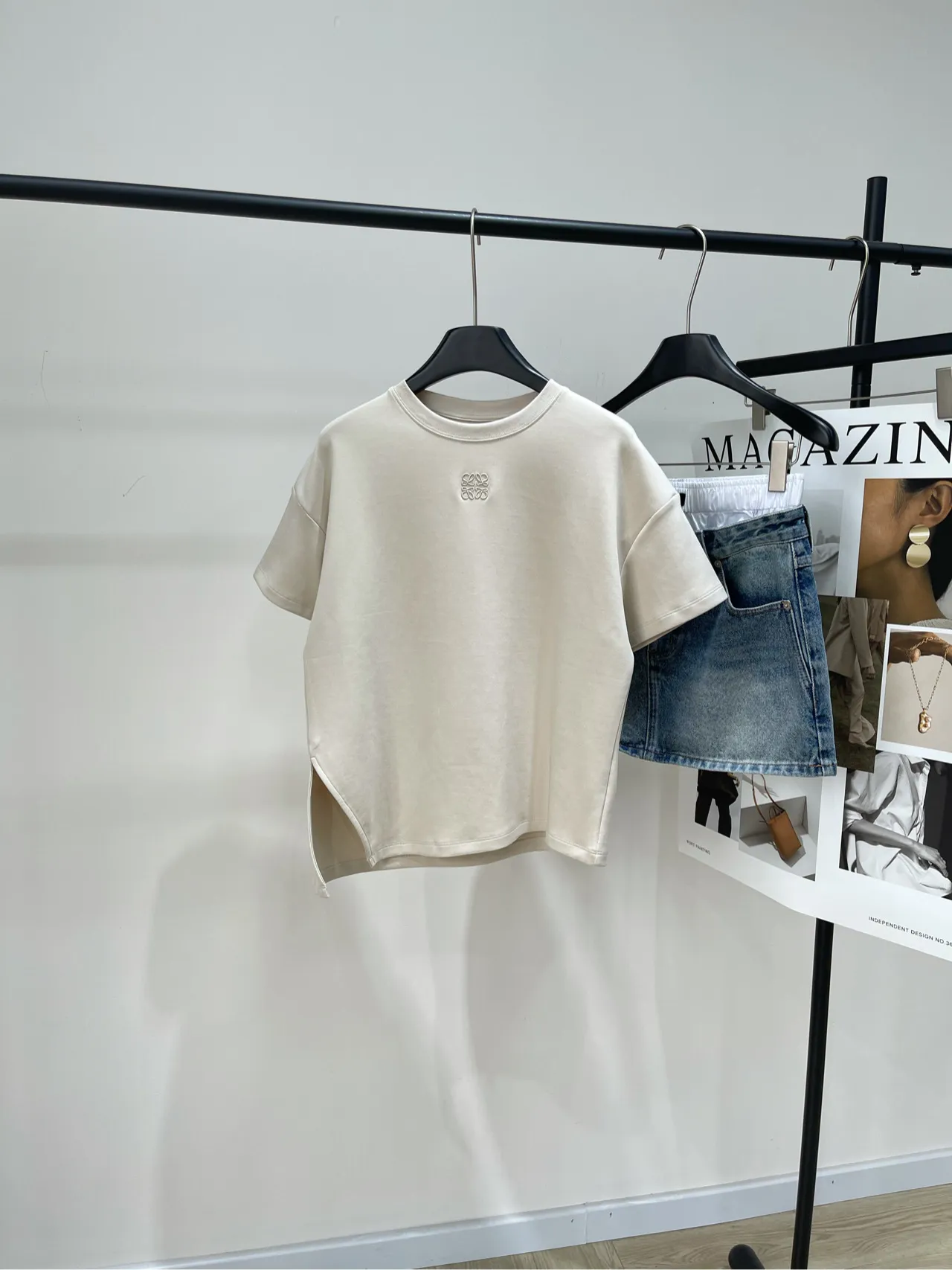 LOEWEアプリコット不規則な半袖Tシャツ新作