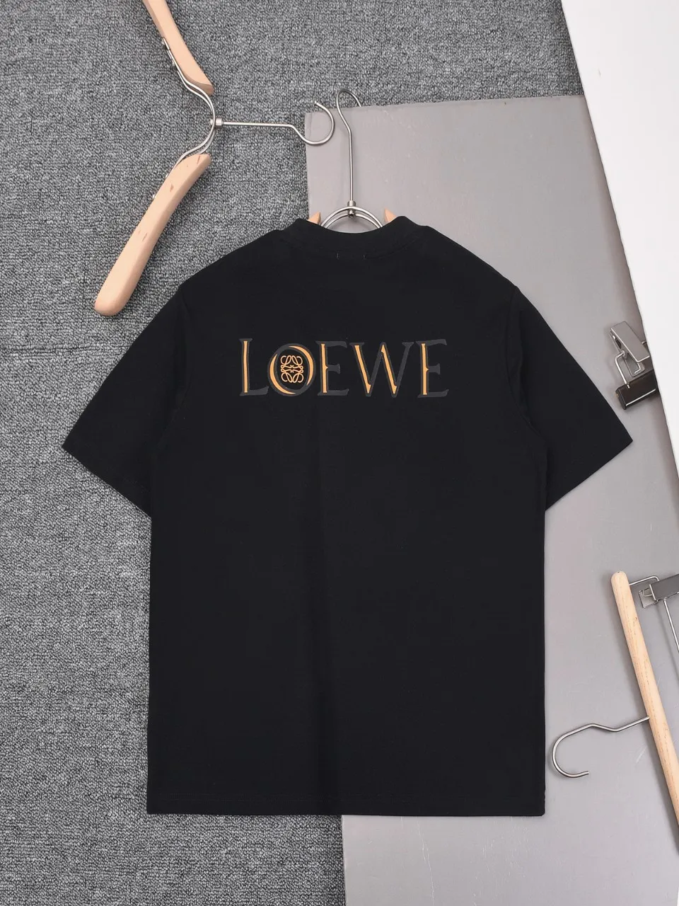 ロエウエ黒プリント半袖Tシャツ新作 - 画像 (3)