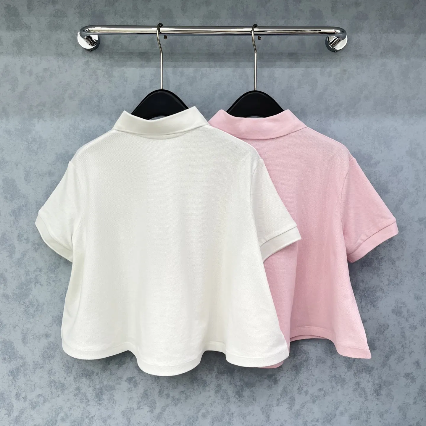 Loe*新作ピンク白半袖Tシャツ刺繍デザイン - 画像 (3)