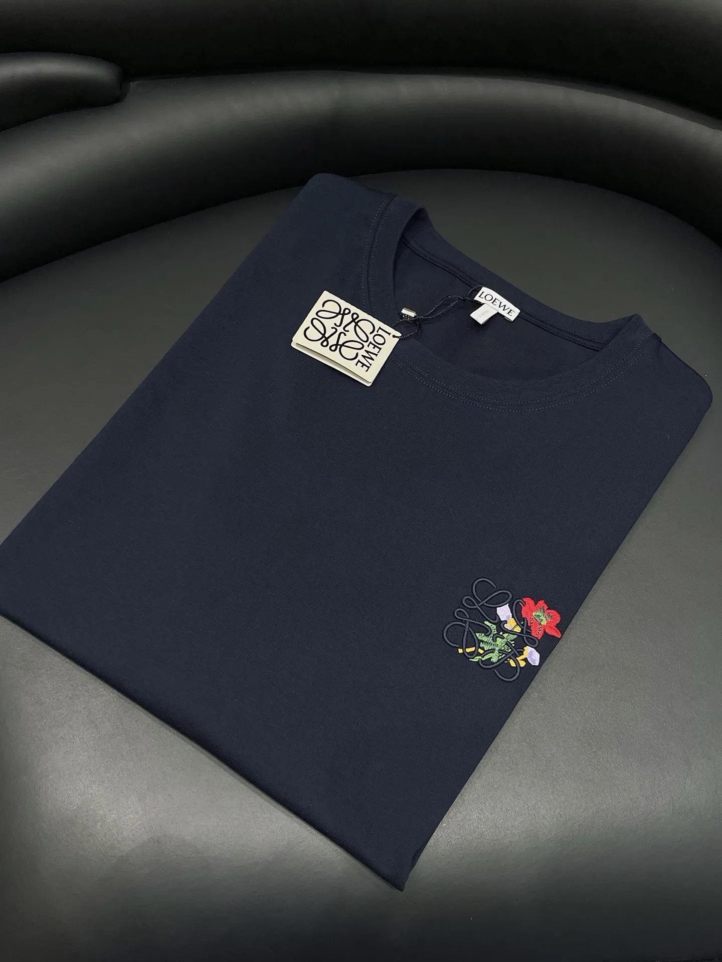 Loewe新作黒プリント半袖Tシャツ - 画像 (4)