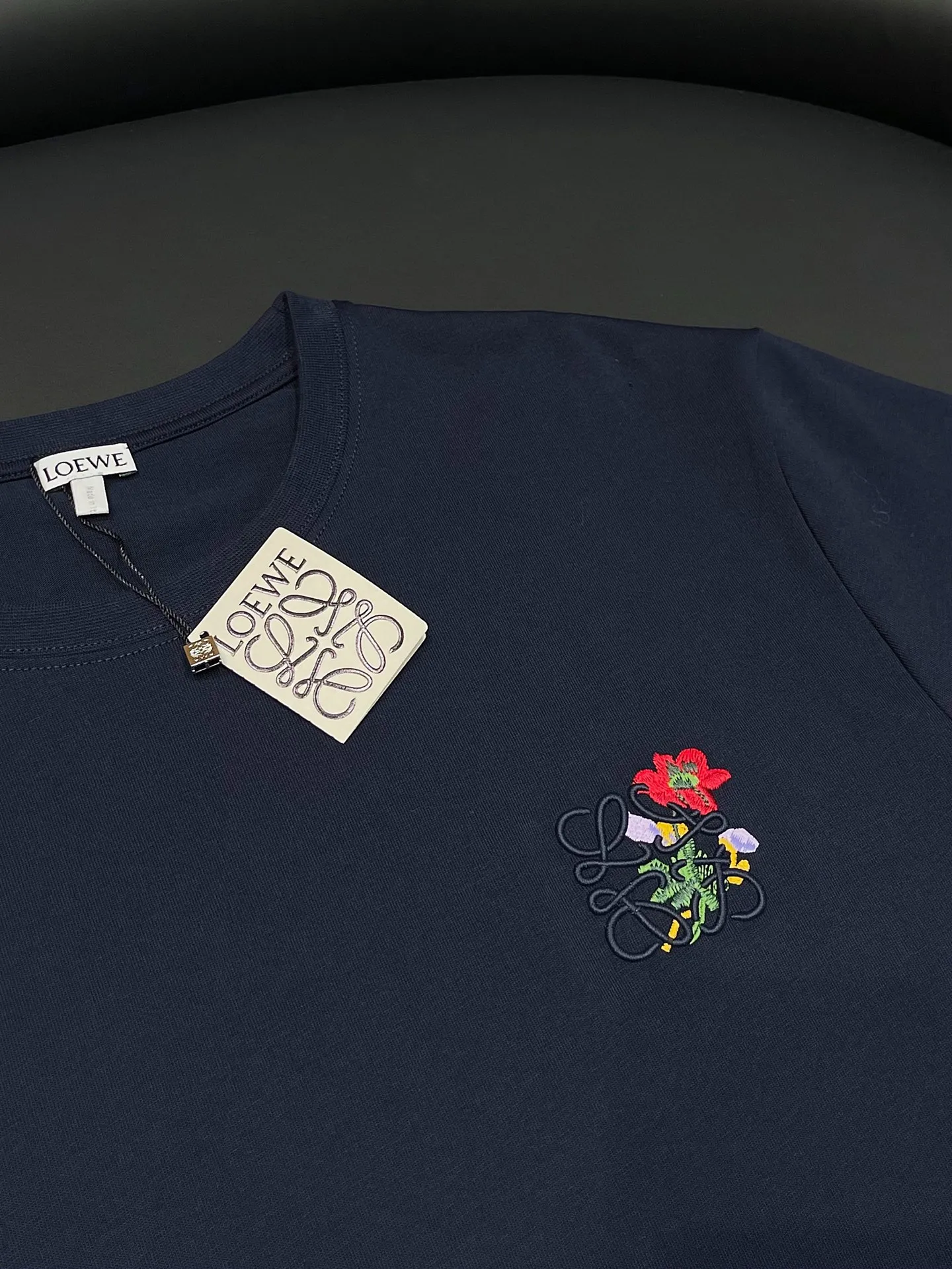 Loewe新作黒プリント半袖Tシャツ - 画像 (5)