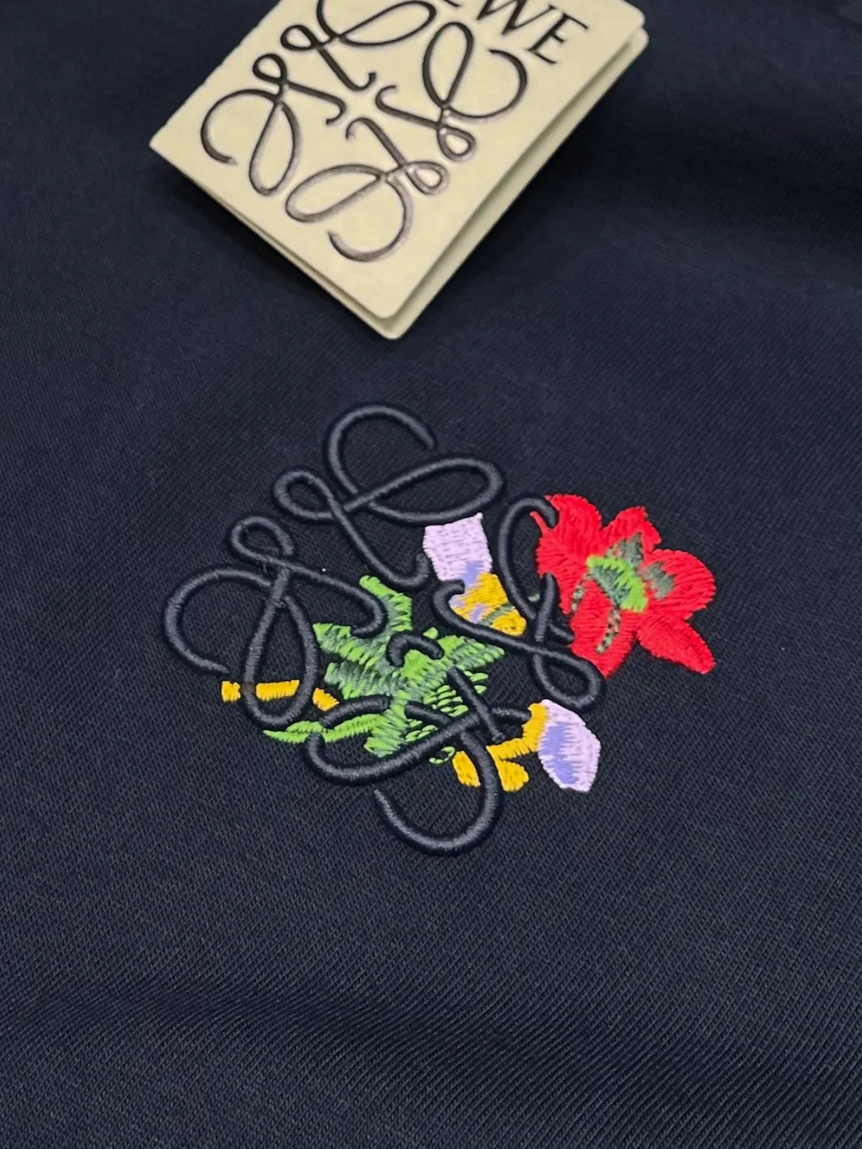 Loewe新作黒プリント半袖Tシャツ - 画像 (6)