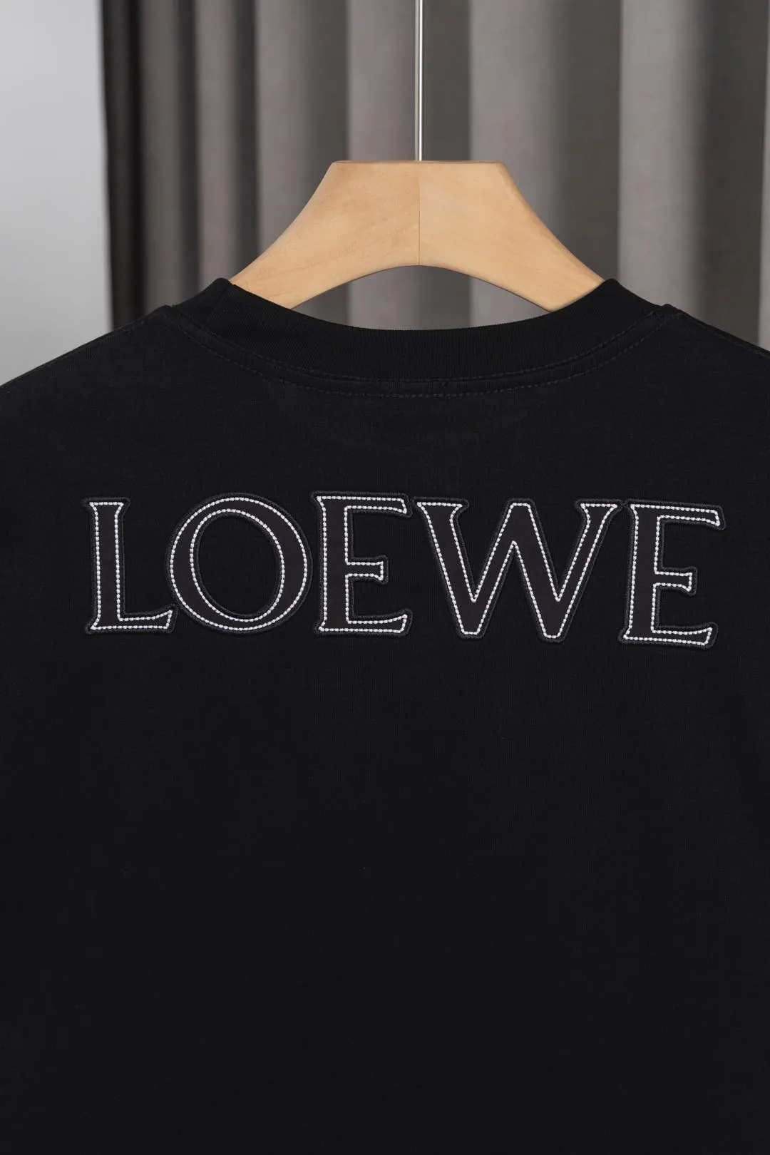 LOEWE新作半袖Tシャツ黒白アルファベット刺繍 - 画像 (10)