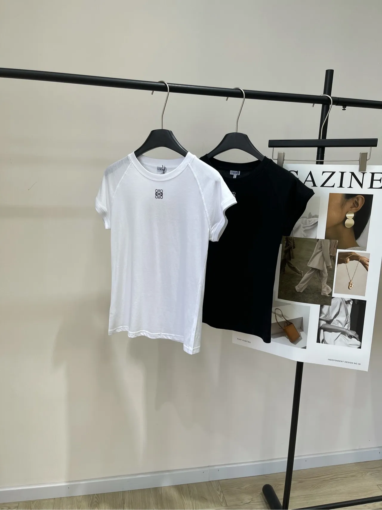 LOEWE新作黒白半袖Tシャツ刺繍デザイン