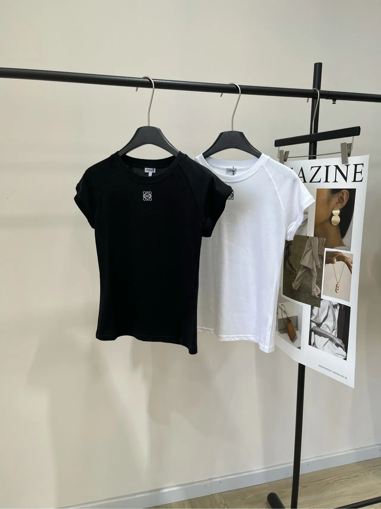 LOEWE新作黒白半袖Tシャツ刺繍デザイン - 画像 (6)