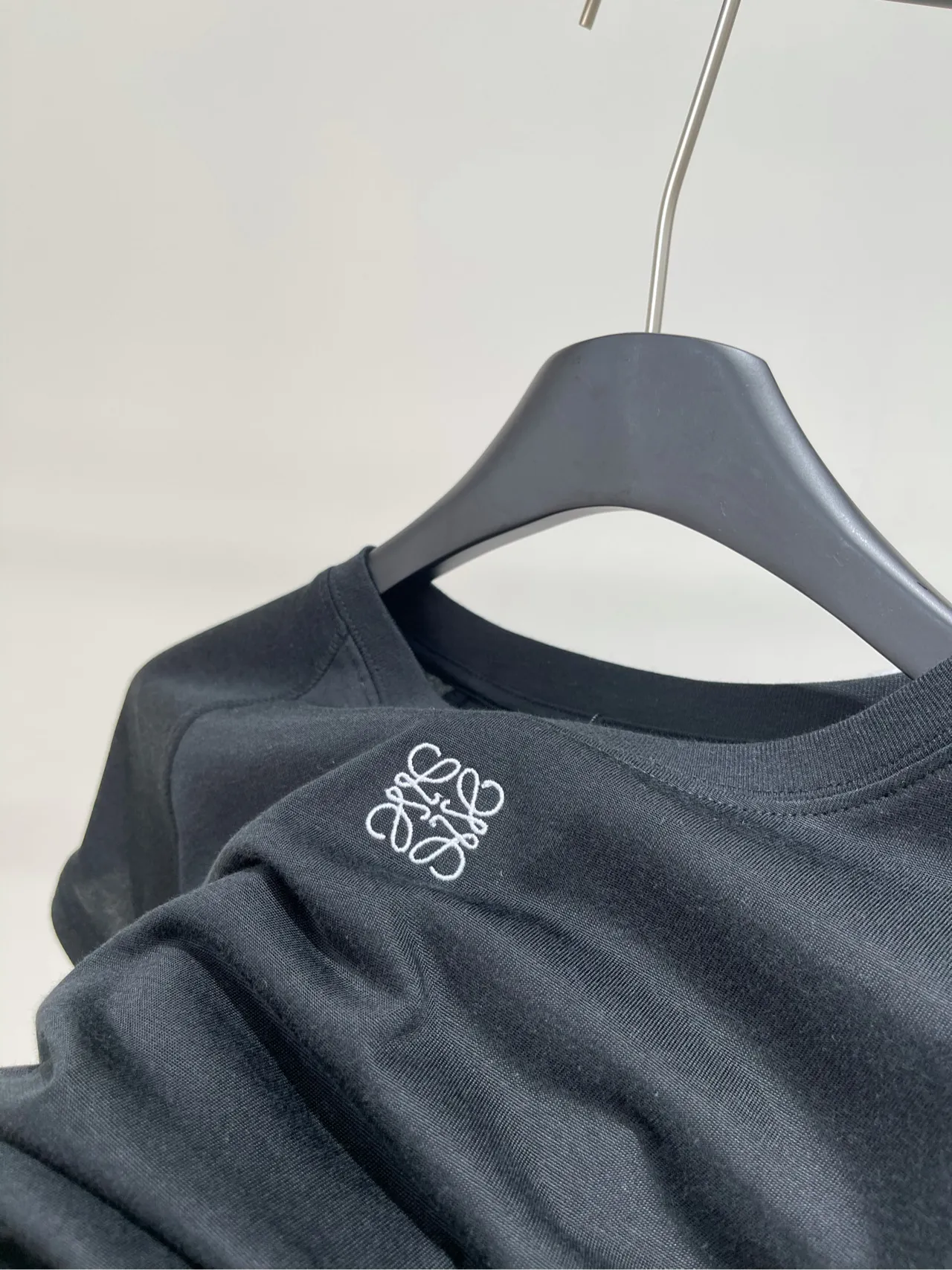 LOEWE新作黒白半袖Tシャツ刺繍デザイン - 画像 (9)