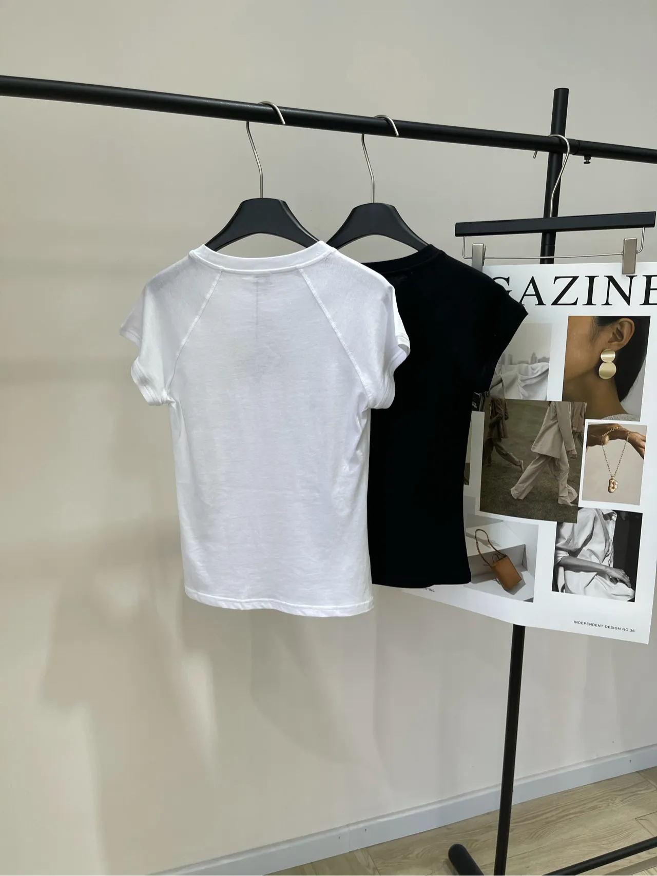 LOEWE新作黒白半袖Tシャツ刺繍デザイン - 画像 (10)