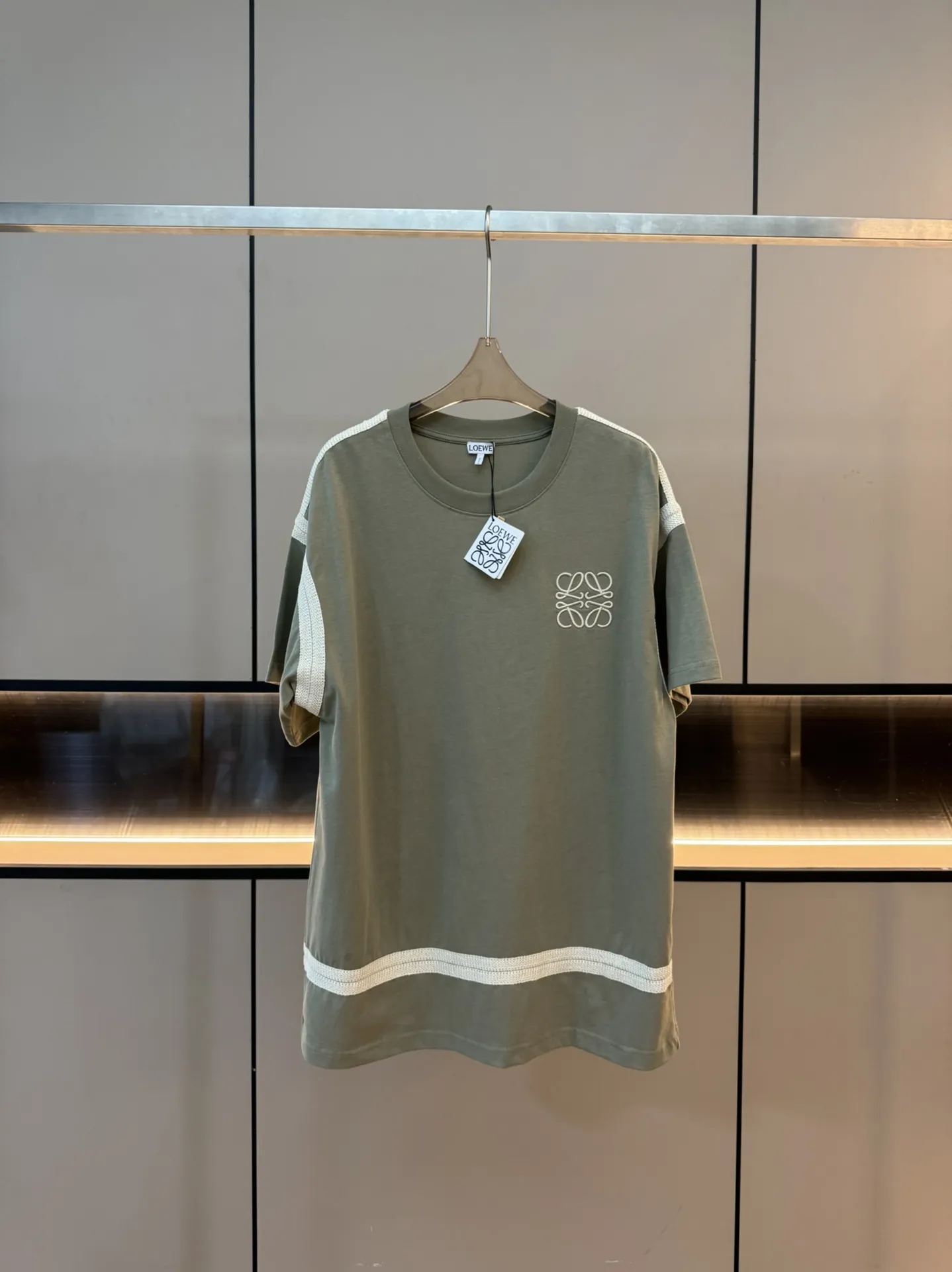 LOEWE新作黒白スプライシング半袖Tシャツ