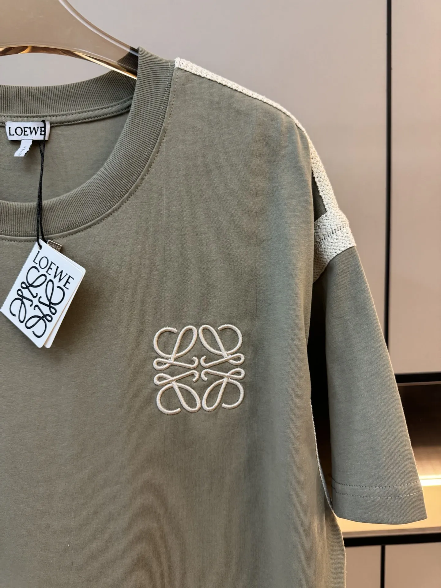 LOEWE新作黒白スプライシング半袖Tシャツ - 画像 (6)