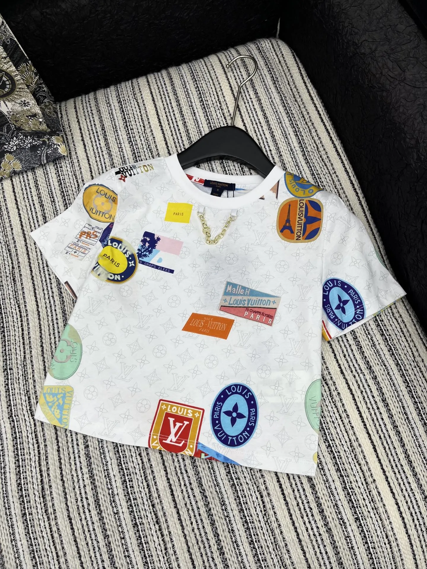 LOUIS VUITTON新作白黒プリント半袖Tシャツ