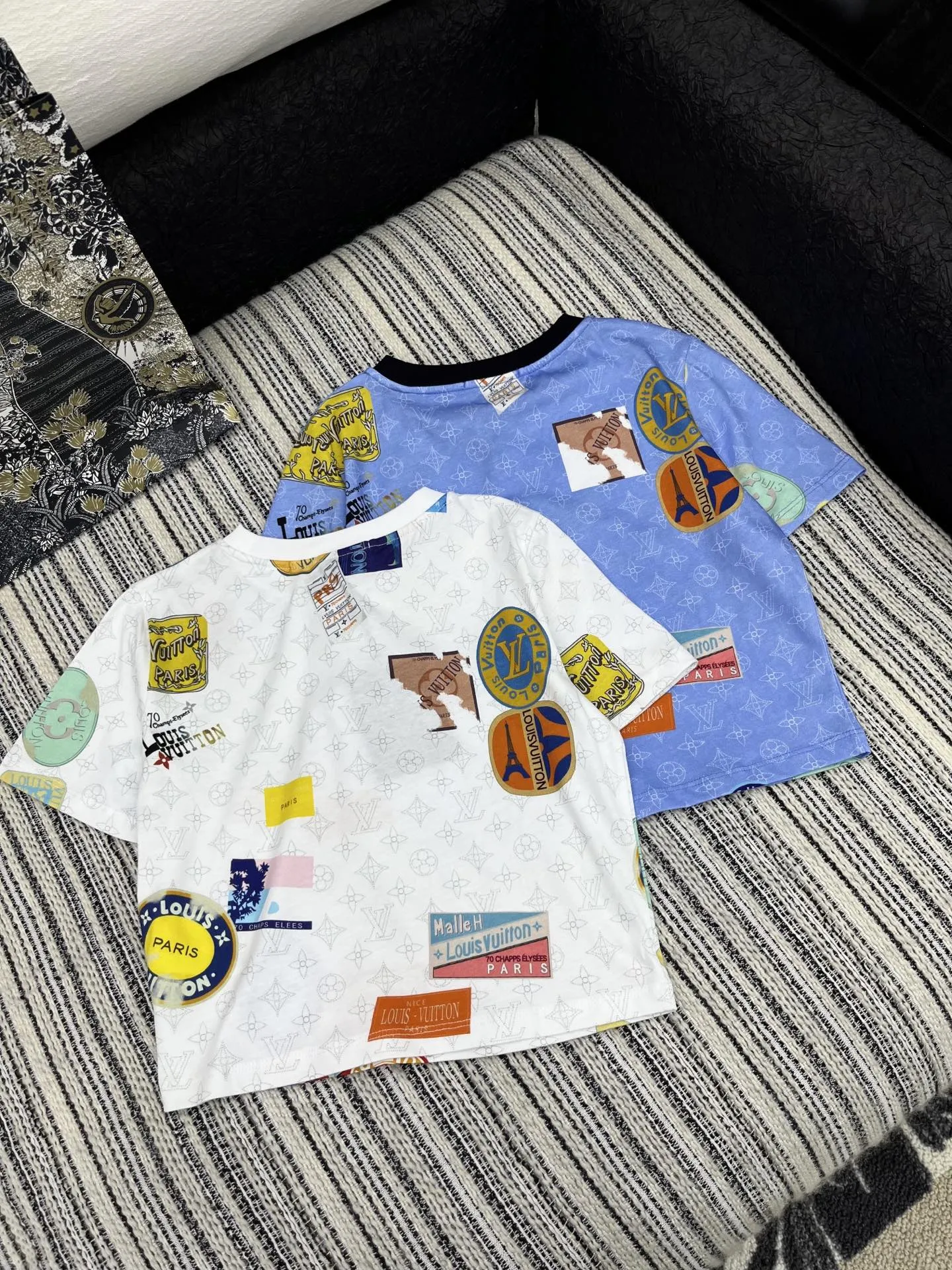 LOUIS VUITTON新作白黒プリント半袖Tシャツ - 画像 (8)