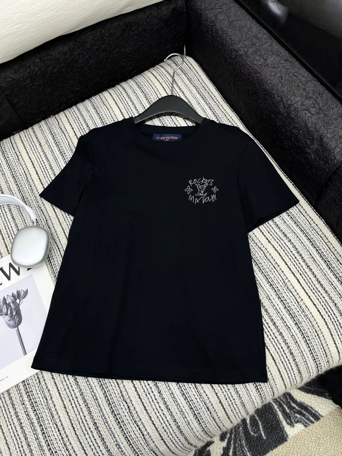 Louis Vuitton 黒 新作プリント半袖Tシャツ