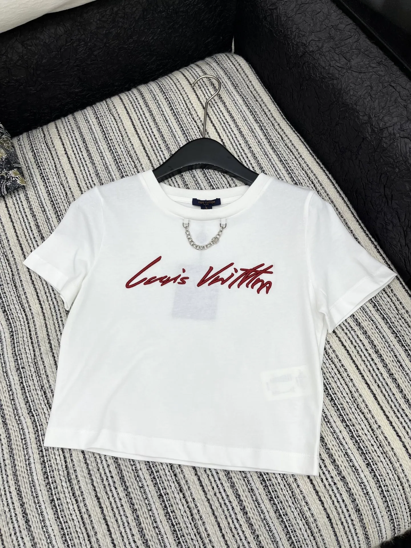 Louis Vuitton新作白刺繍半袖Tシャツ