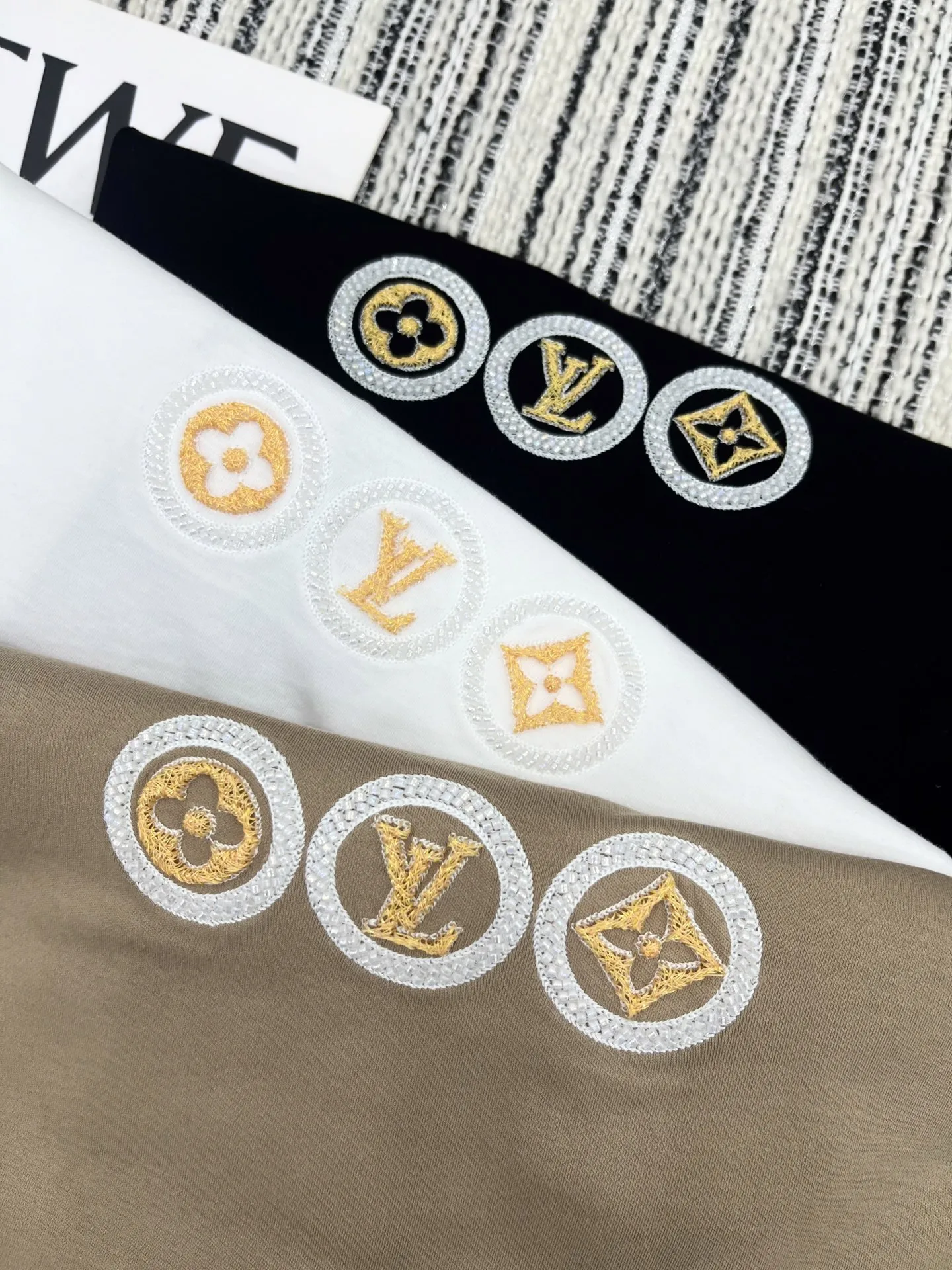 Louis Vuitton 黒 新作プリント半袖Tシャツ - 画像 (7)