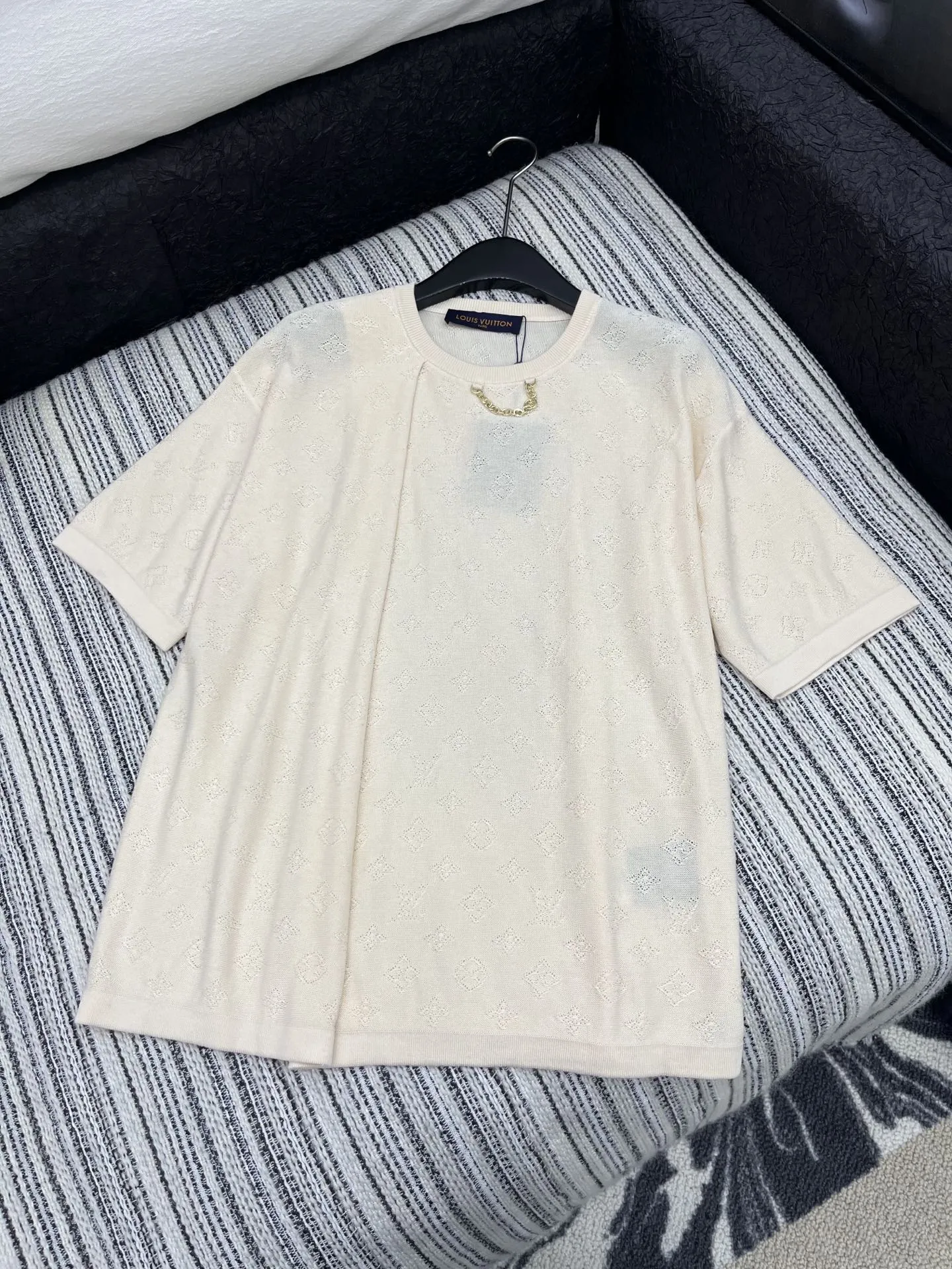 Louis Vuitton新作杏色半袖ニットトップス - 画像 (4)