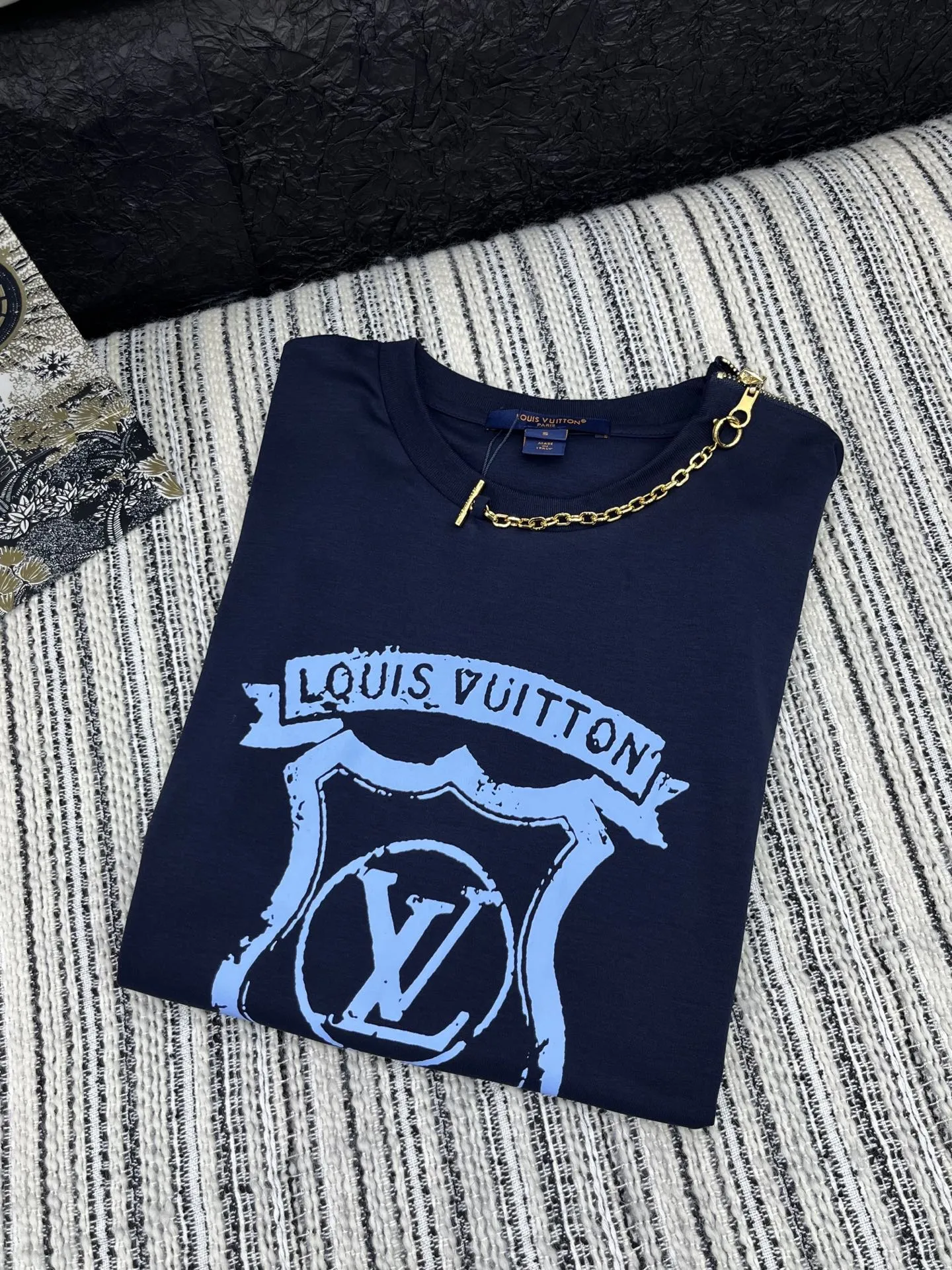 LOUIS VUITTON 2025新作ブルー半袖Tシャツ - 画像 (8)