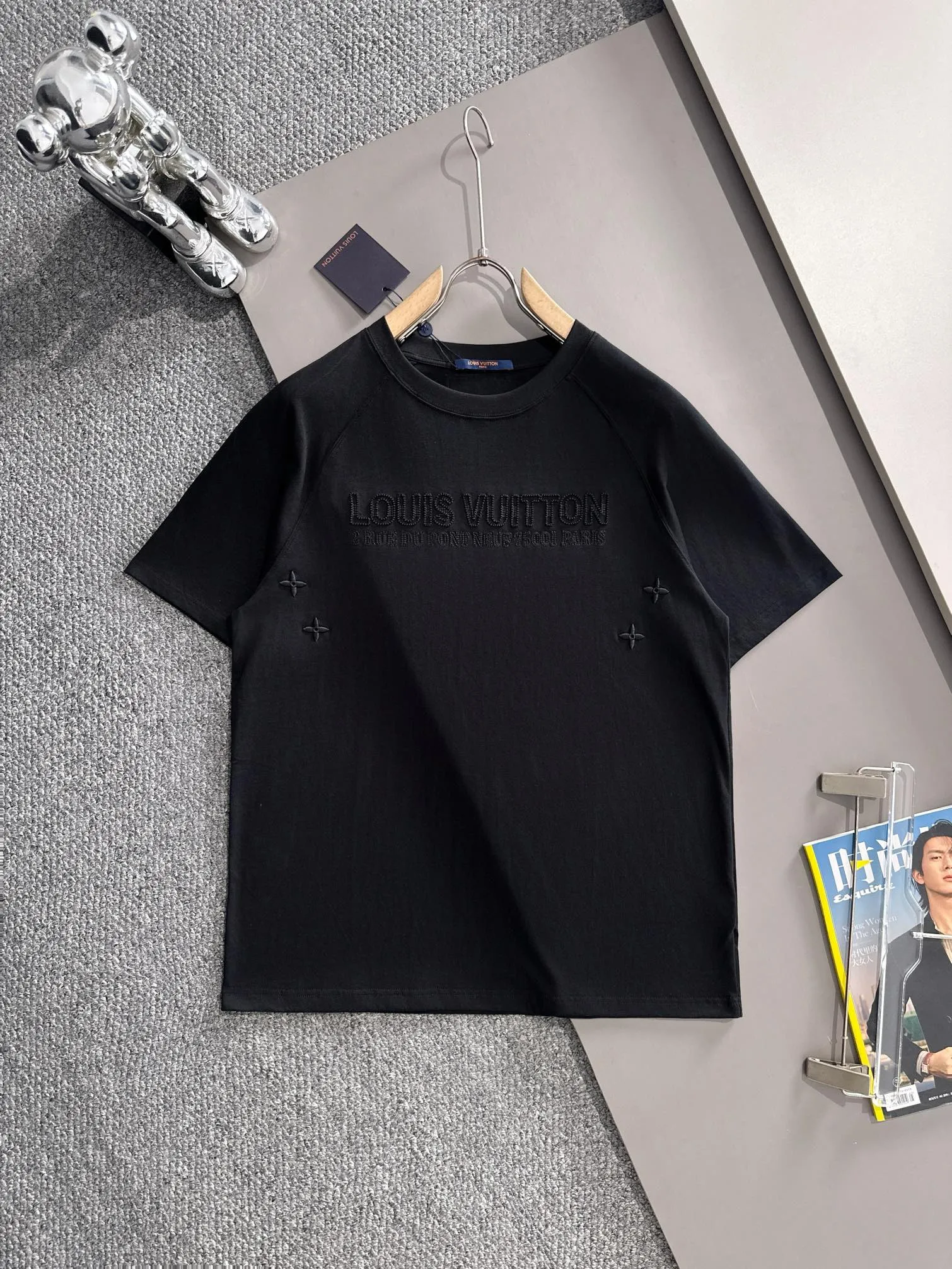 LOUIS VUITTON 2025新作 黒 半袖Tシャツ