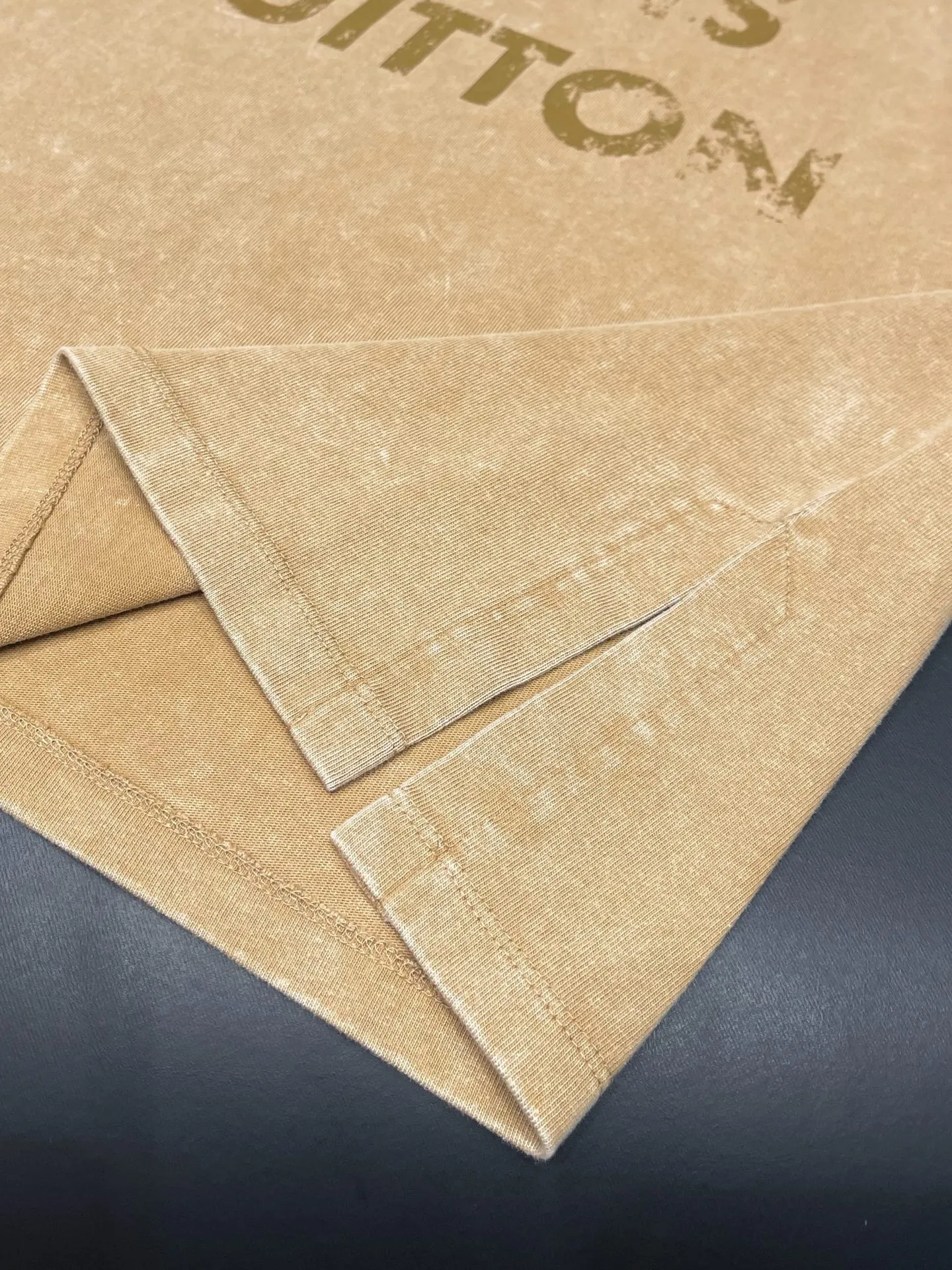 Louis Vuitton新作ウォッシュ加工半袖Tシャツグレー - 画像 (6)