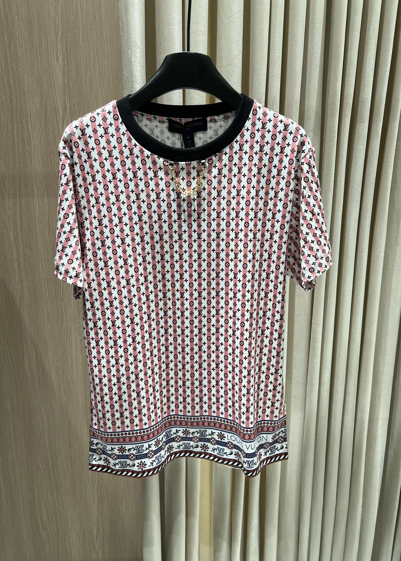 Louis Vuitton黒ストライププリント半袖Tシャツ