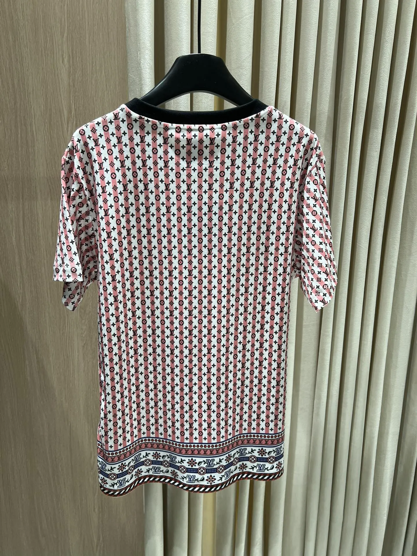 Louis Vuitton黒ストライププリント半袖Tシャツ - 画像 (3)