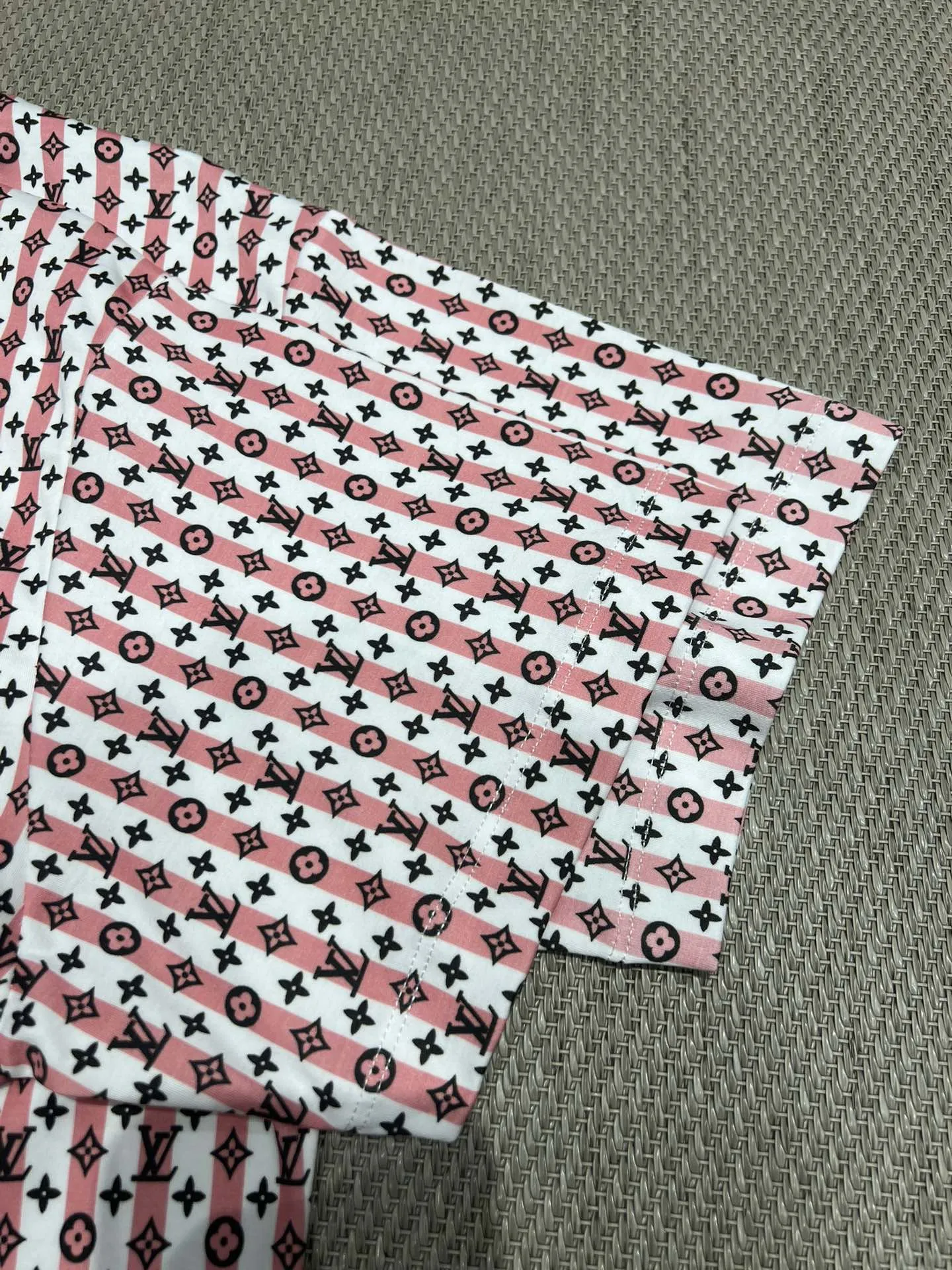 Louis Vuitton黒ストライププリント半袖Tシャツ - 画像 (8)