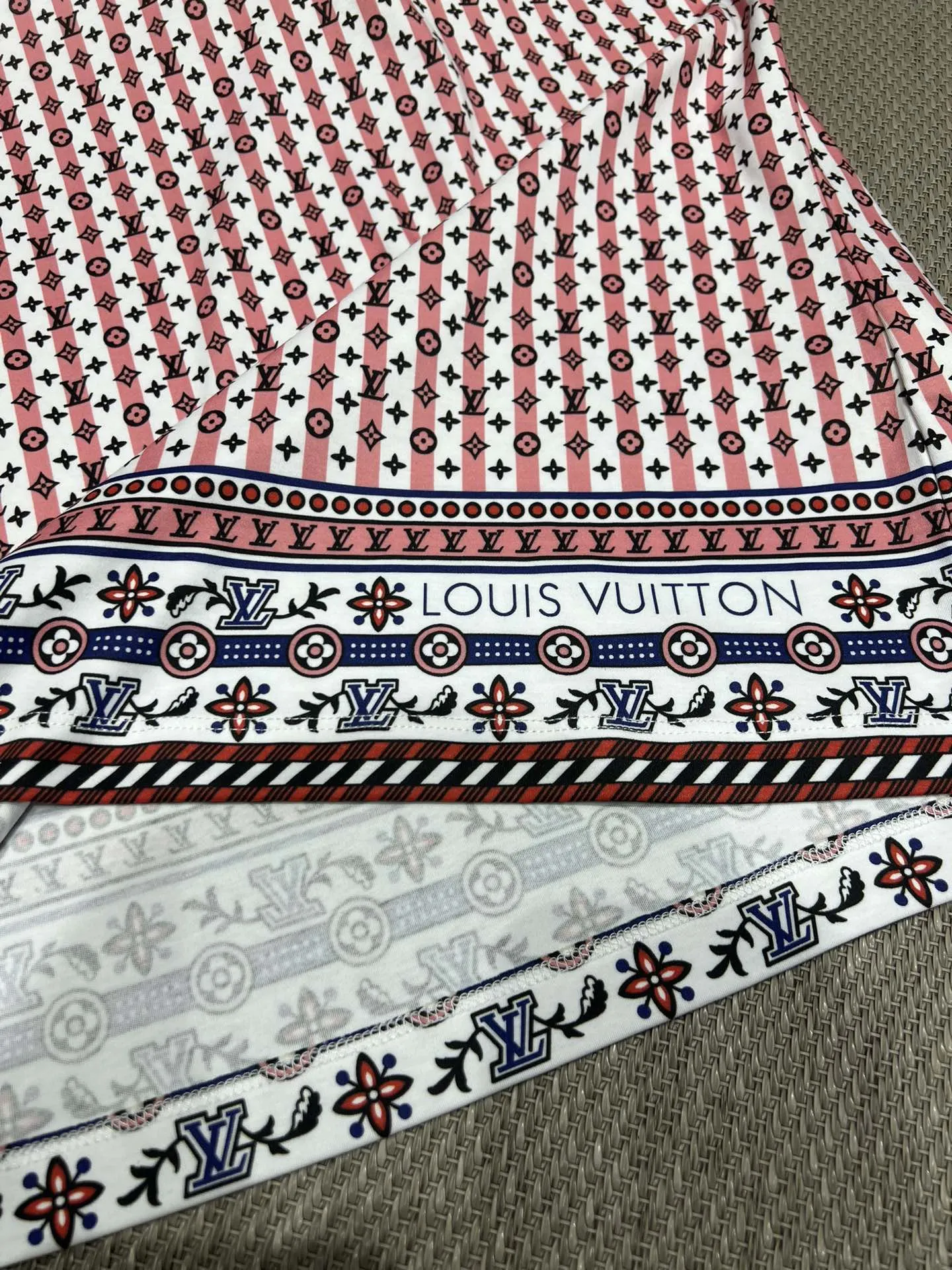 Louis Vuitton黒ストライププリント半袖Tシャツ - 画像 (9)