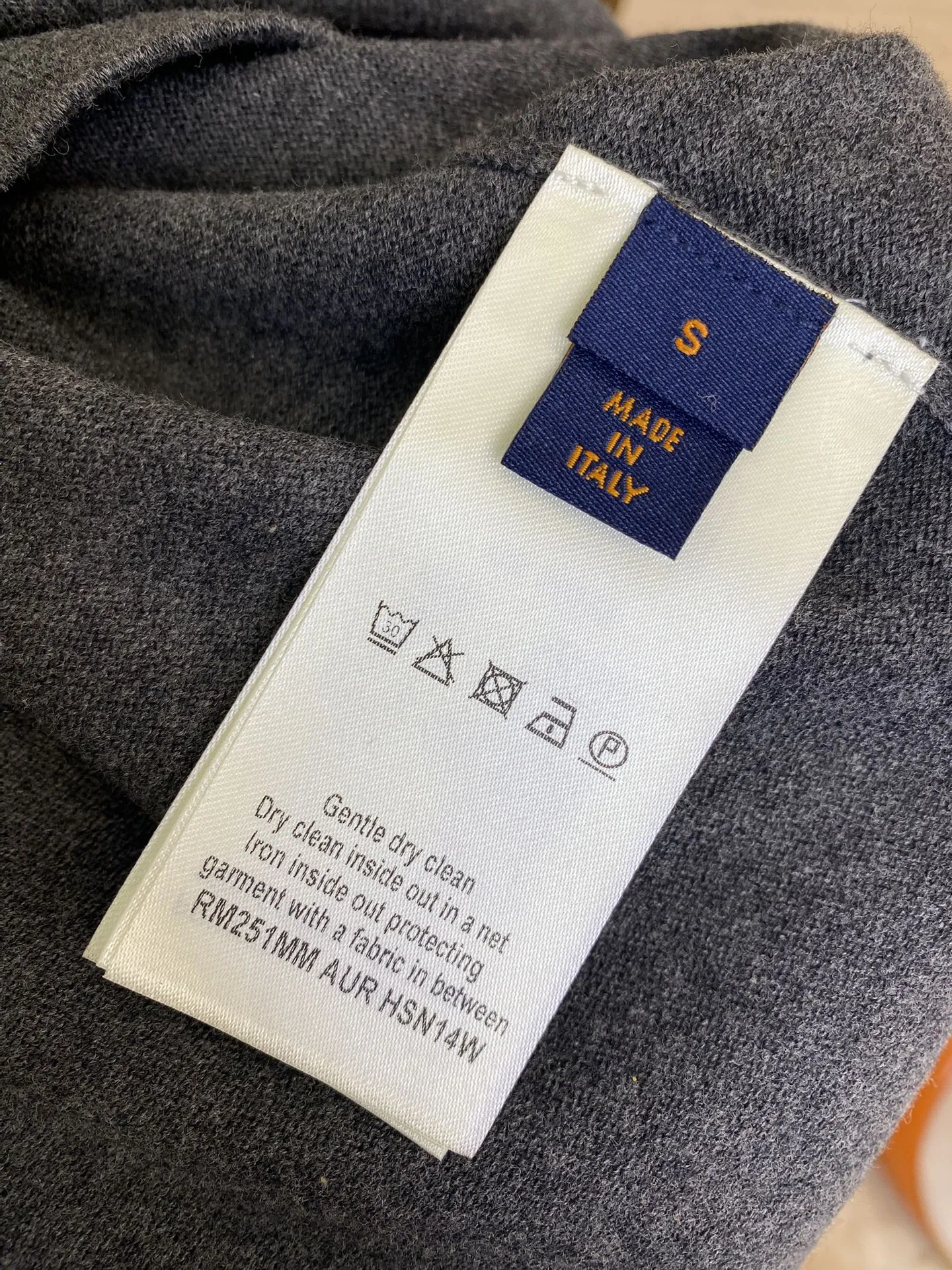 LOUIS VUITTON黒編み物半袖Tシャツ - 画像 (10)