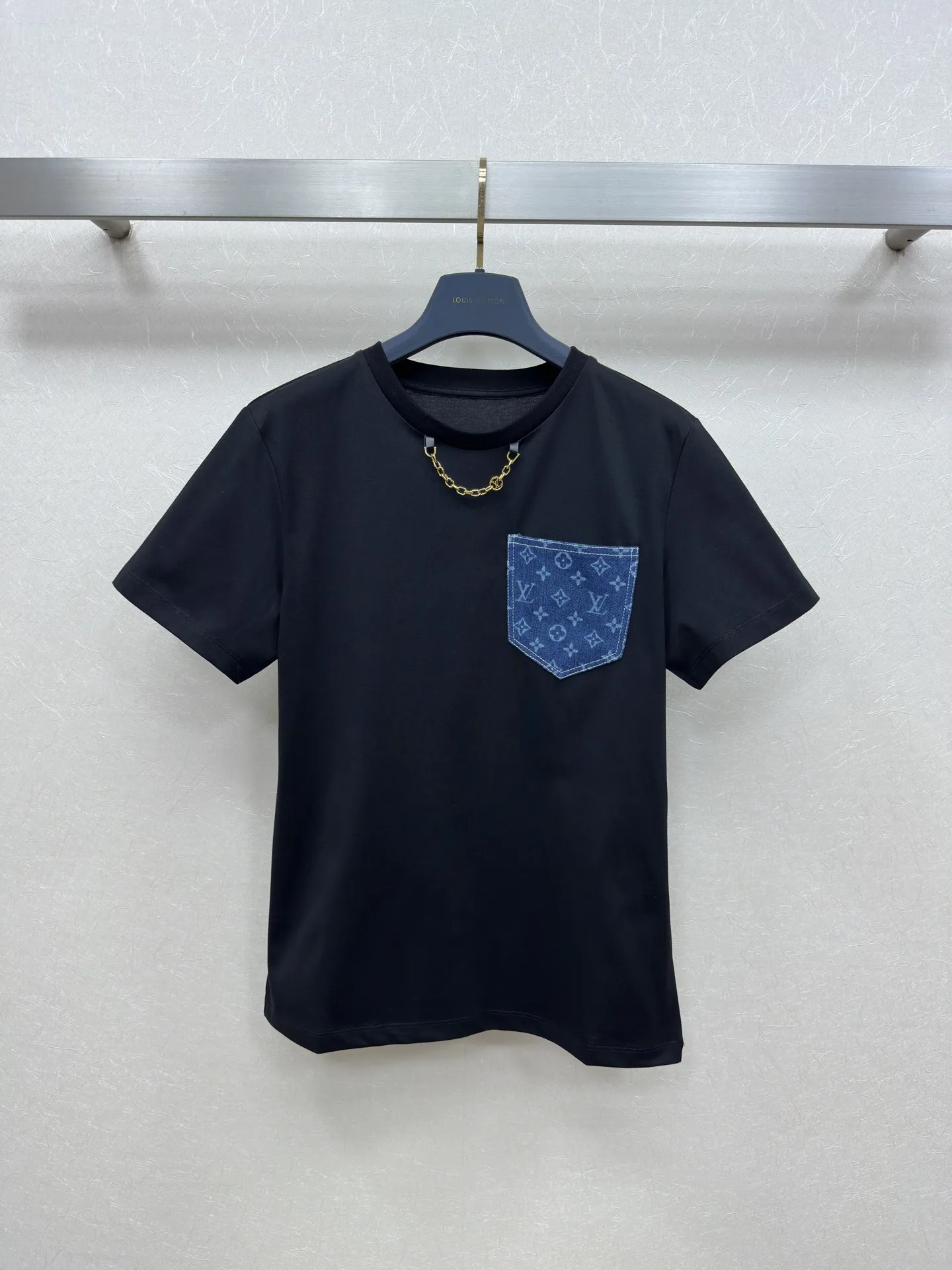 Louis Vuitton 新作黒半袖Tシャツ ストライプポケット