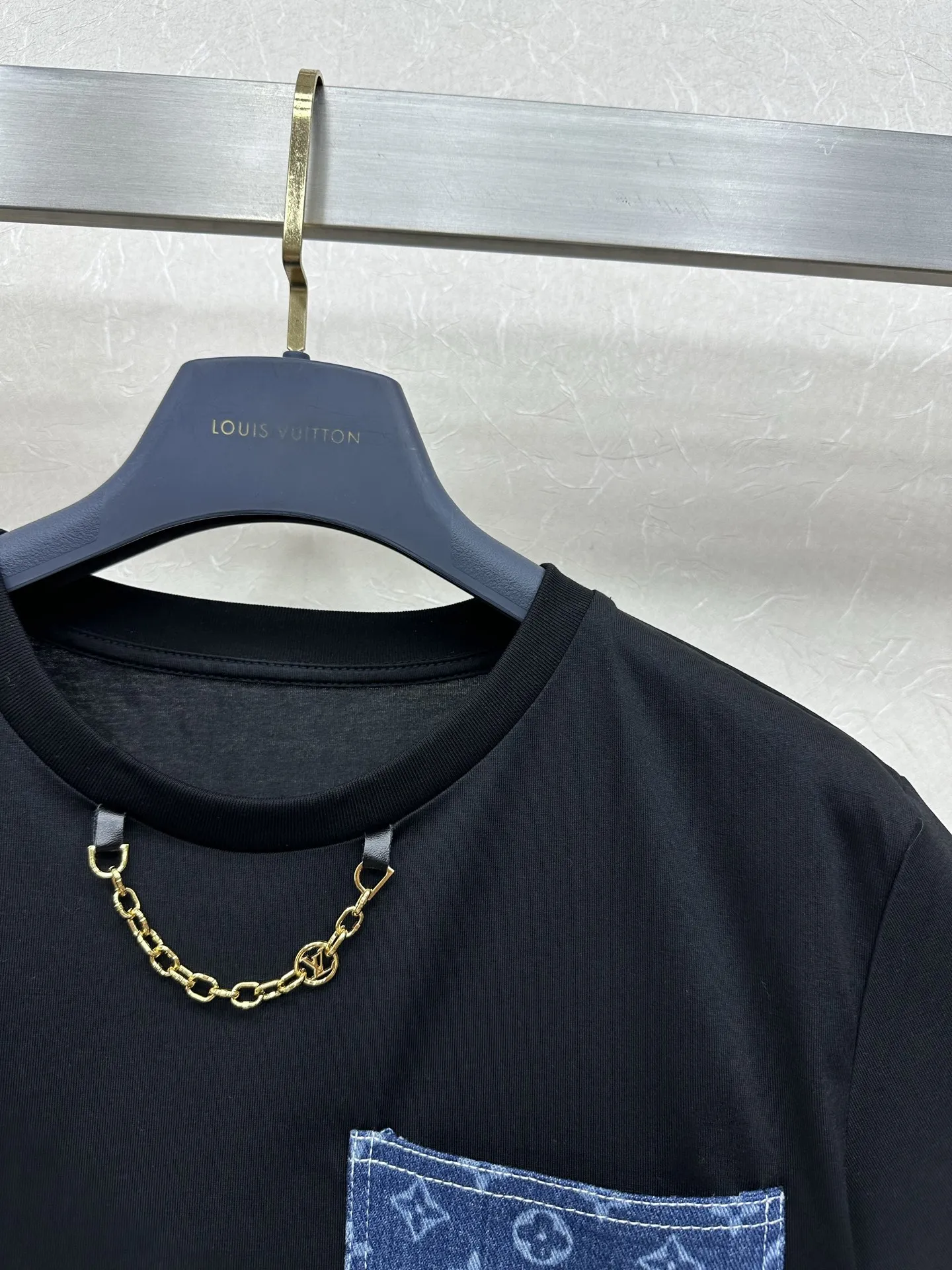 Louis Vuitton 新作黒半袖Tシャツ ストライプポケット - 画像 (5)