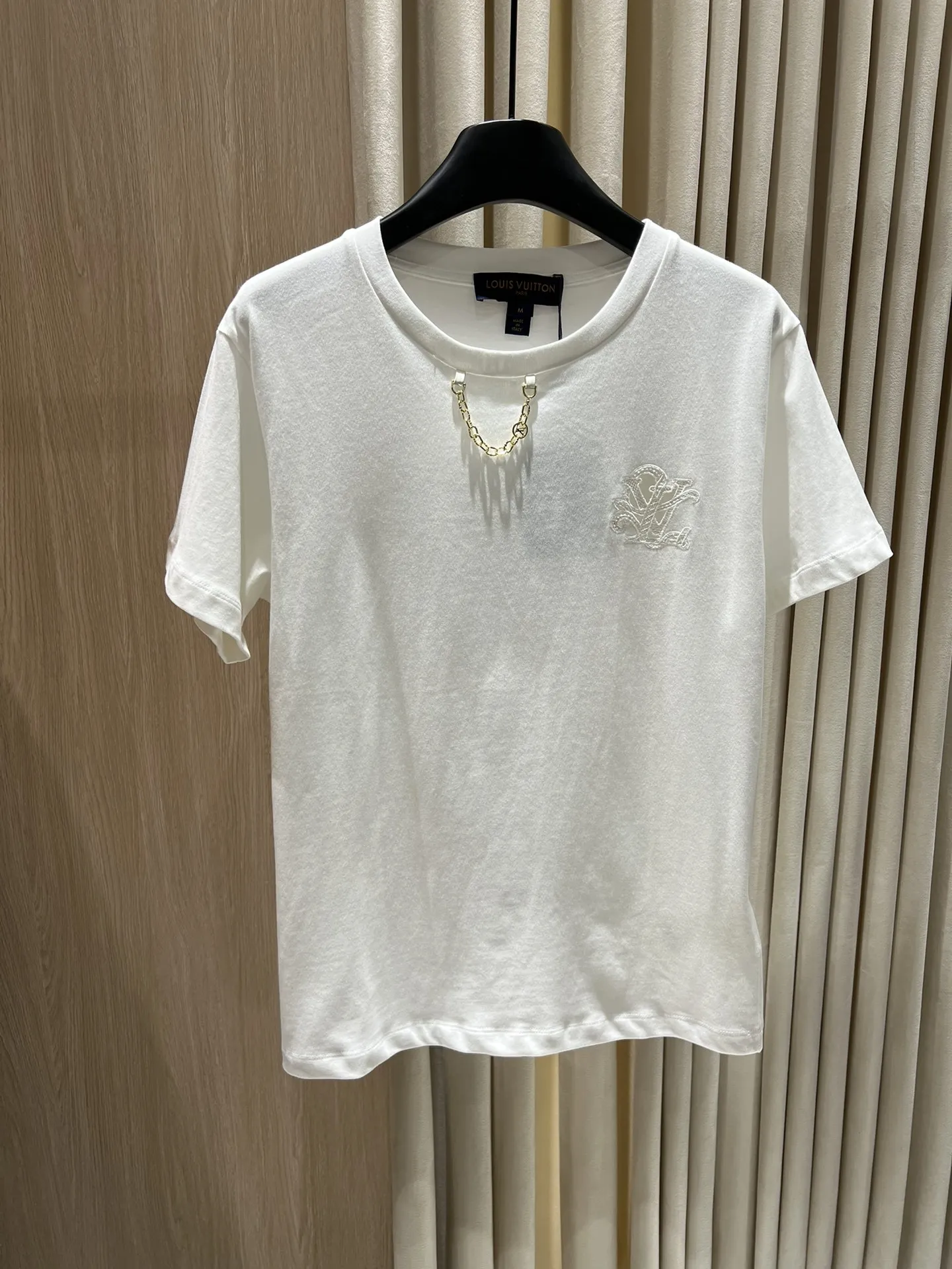 Louis Vuitton 白刺繍半袖Tシャツ新作