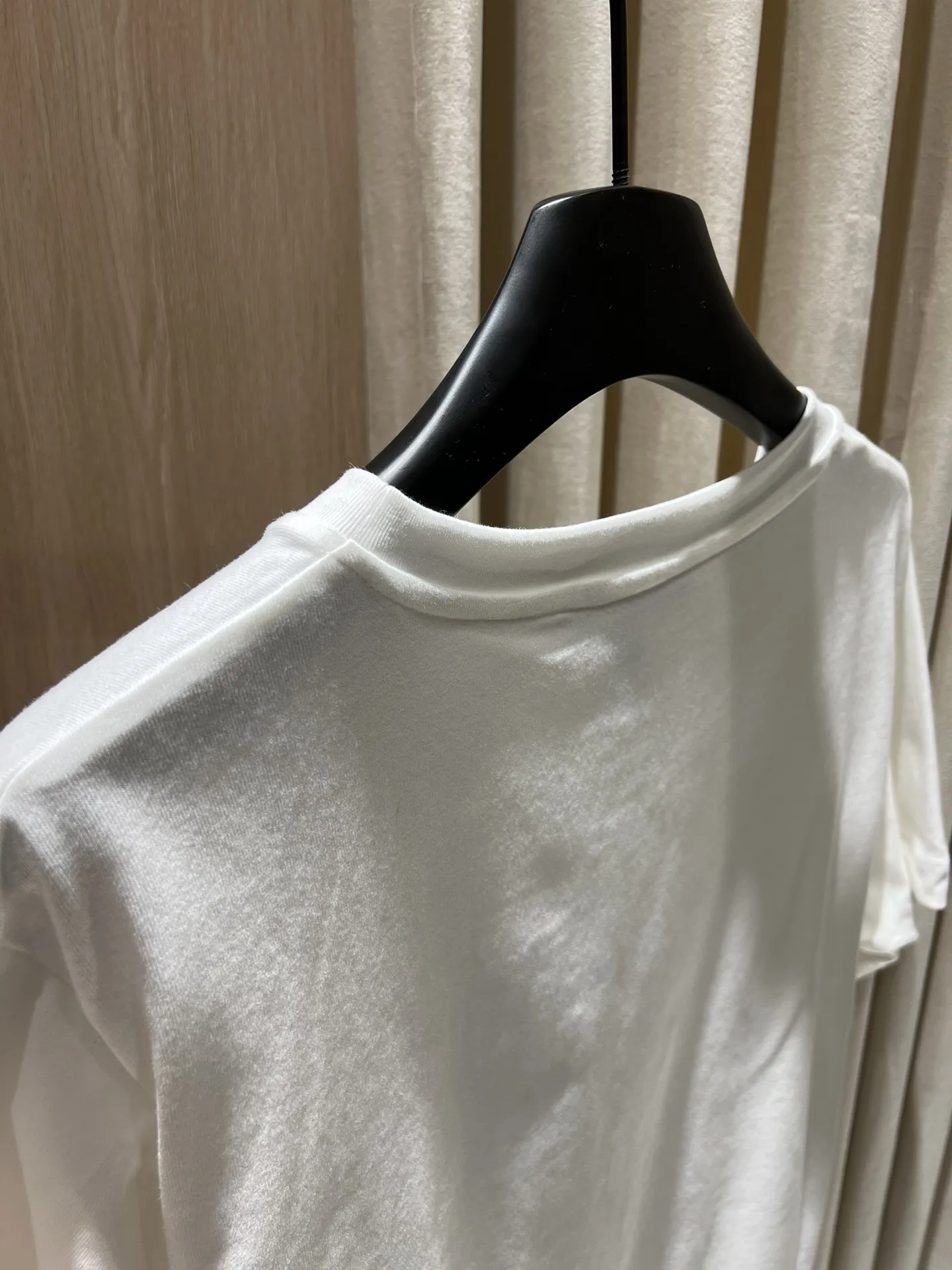 Louis Vuitton 白刺繍半袖Tシャツ新作 - 画像 (7)