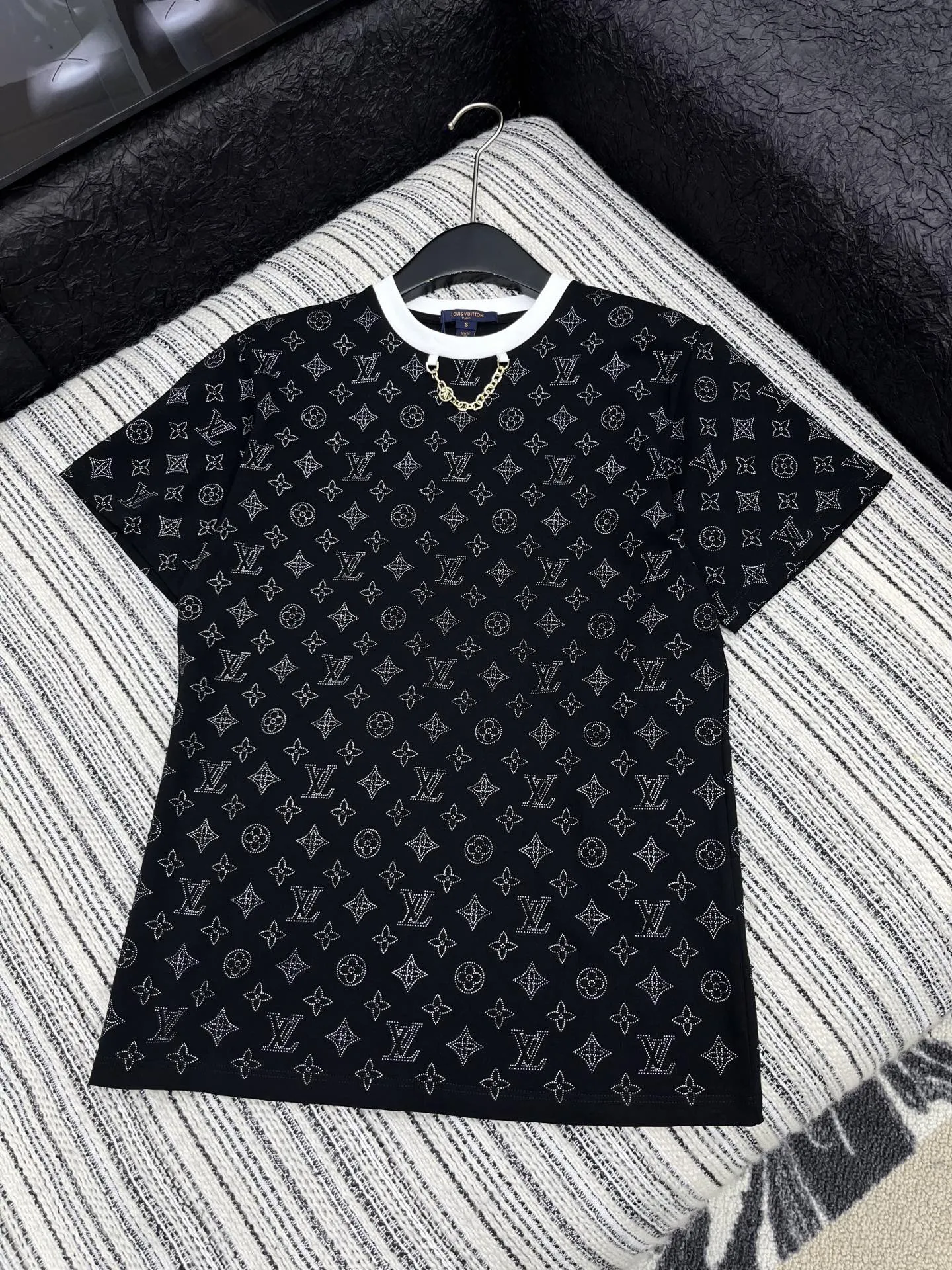 Louis Vuitton 黒プリント半袖Tシャツ新作