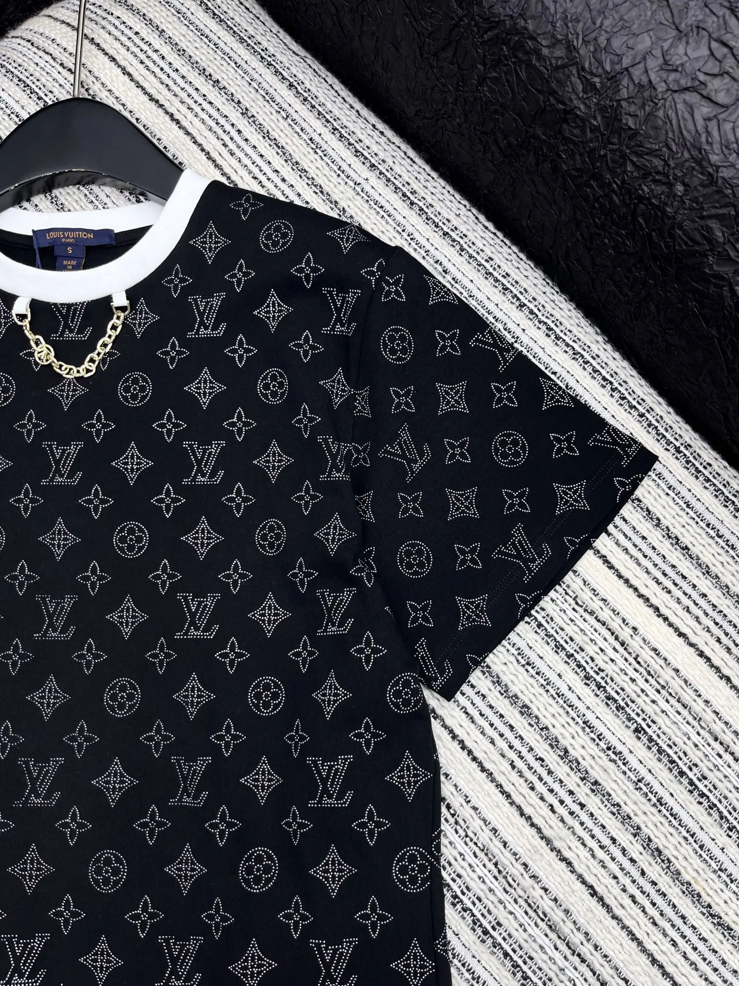 Louis Vuitton 黒プリント半袖Tシャツ新作 - 画像 (4)