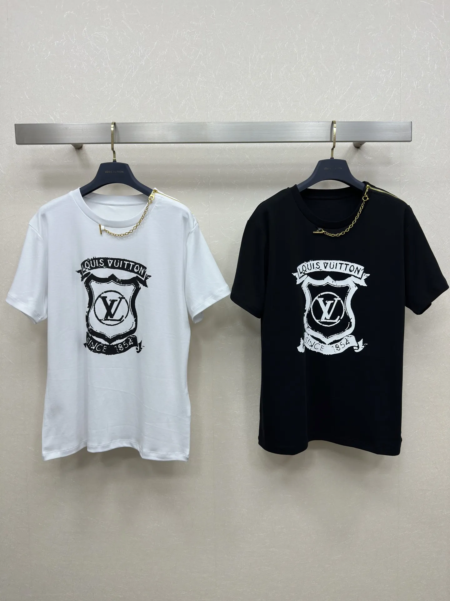 LOUIS VUITTON新作黒白半袖Tシャツ