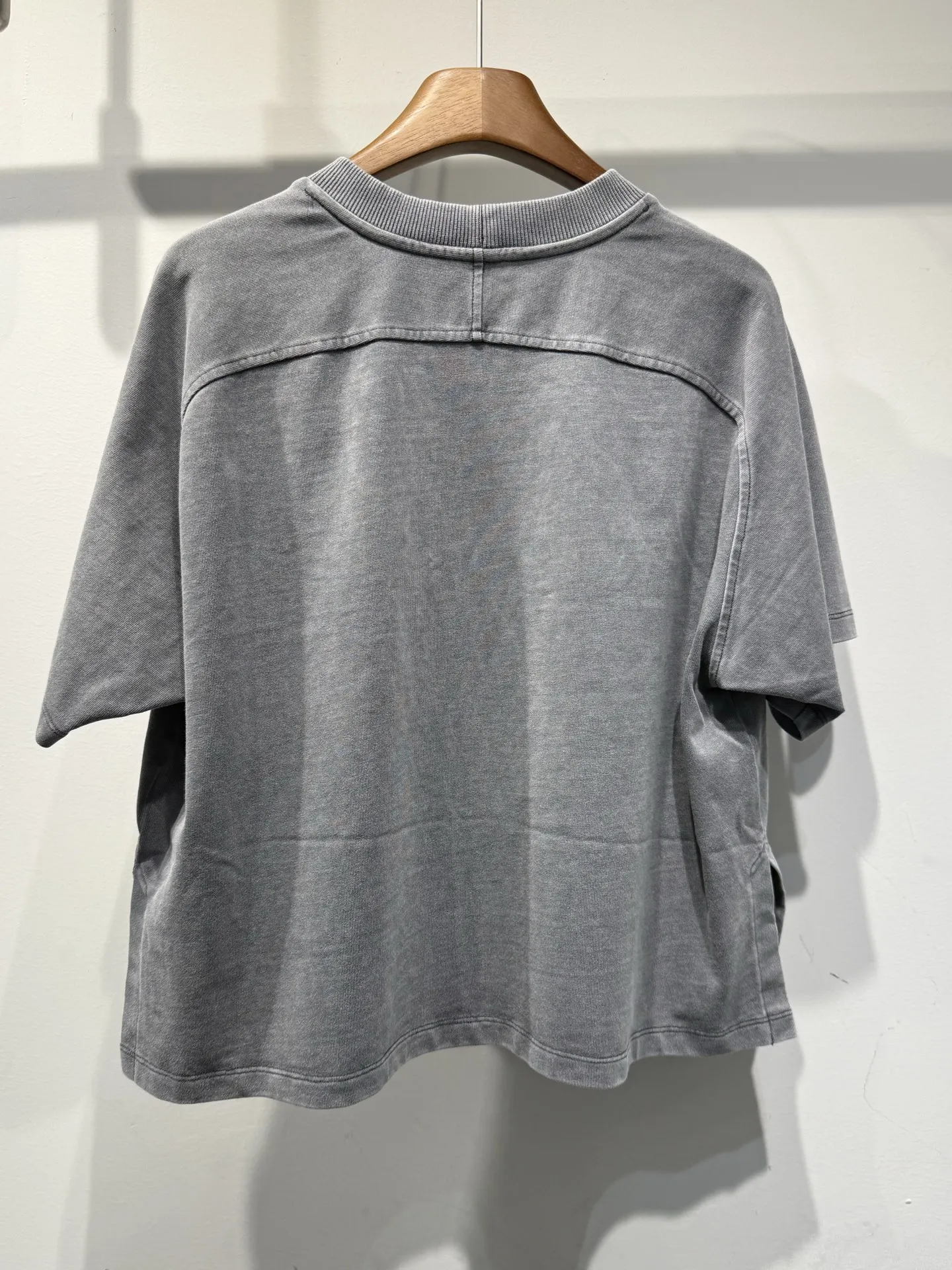 LOUIS VUITTON新作グレー半袖Tシャツ - 画像 (4)