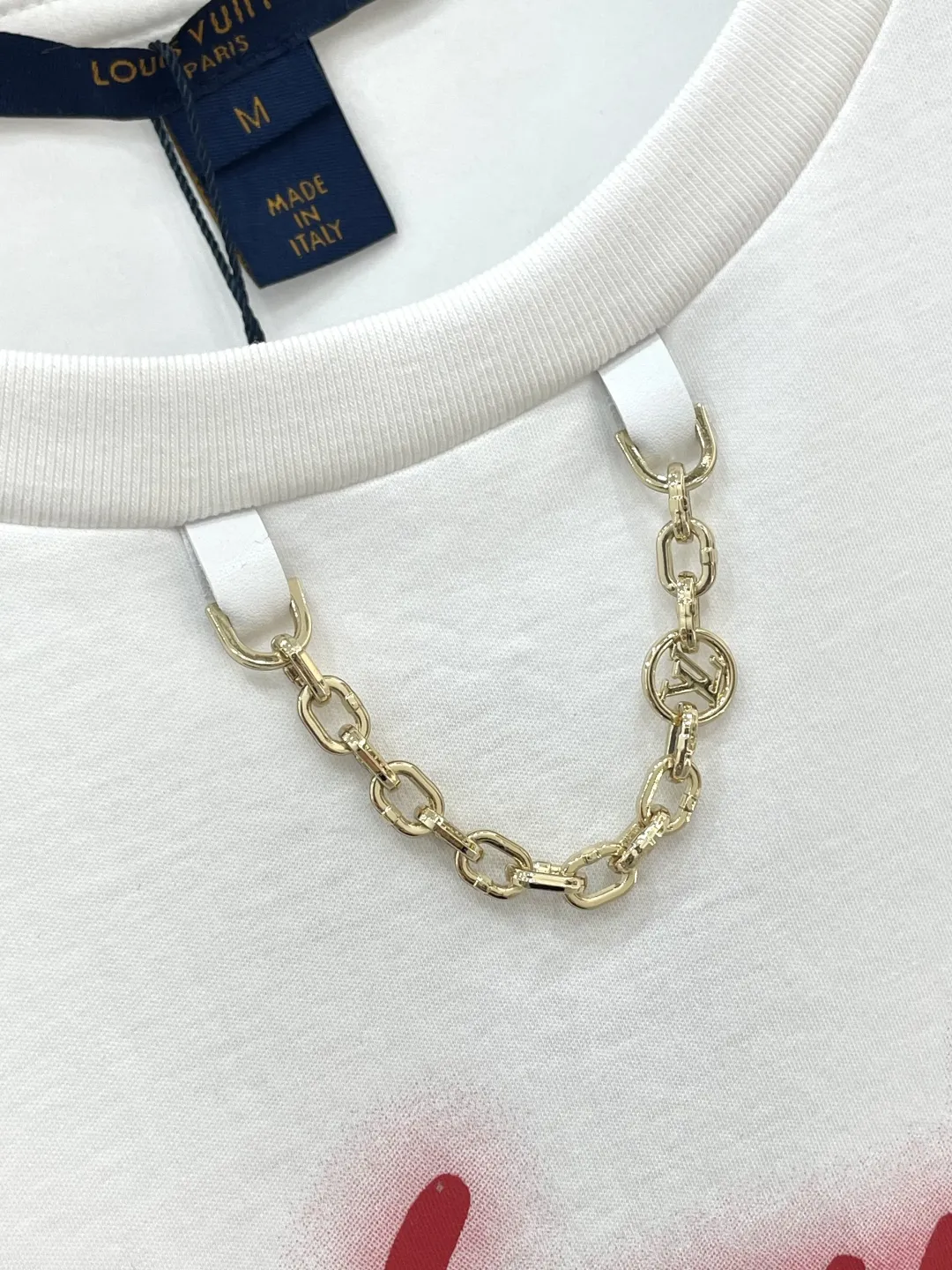 LOUIS VUITTON 赤いアルファベット半袖Tシャツ - 画像 (6)