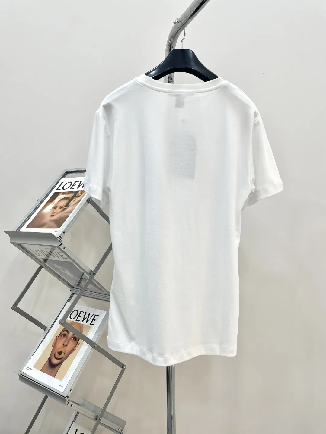 LOUIS VUITTON 赤いアルファベット半袖Tシャツ - 画像 (10)